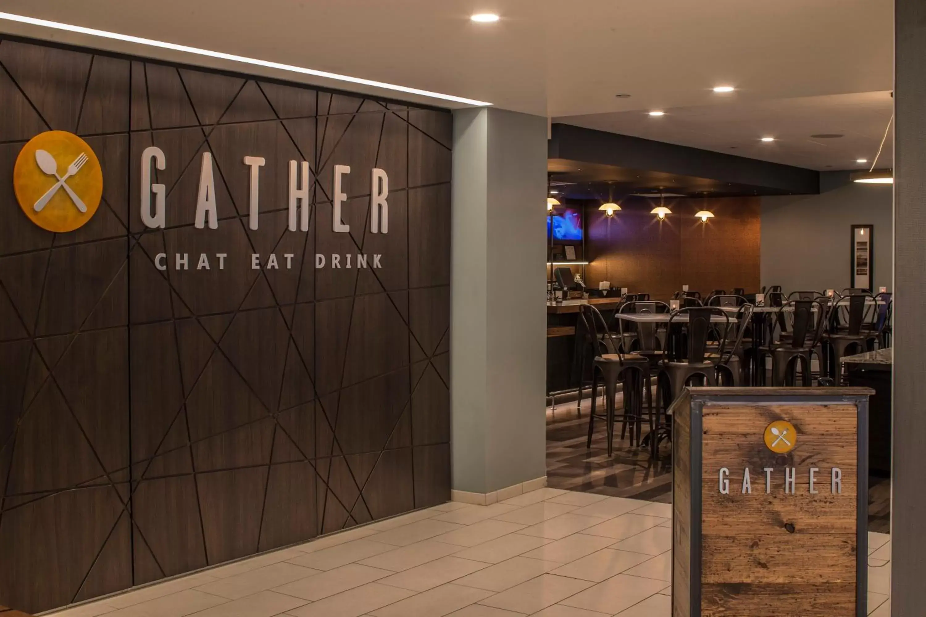 Restaurant/Places to Eat in Crowne Plaza Hotel and Suites Pittsburgh South, an IHG Hotel
