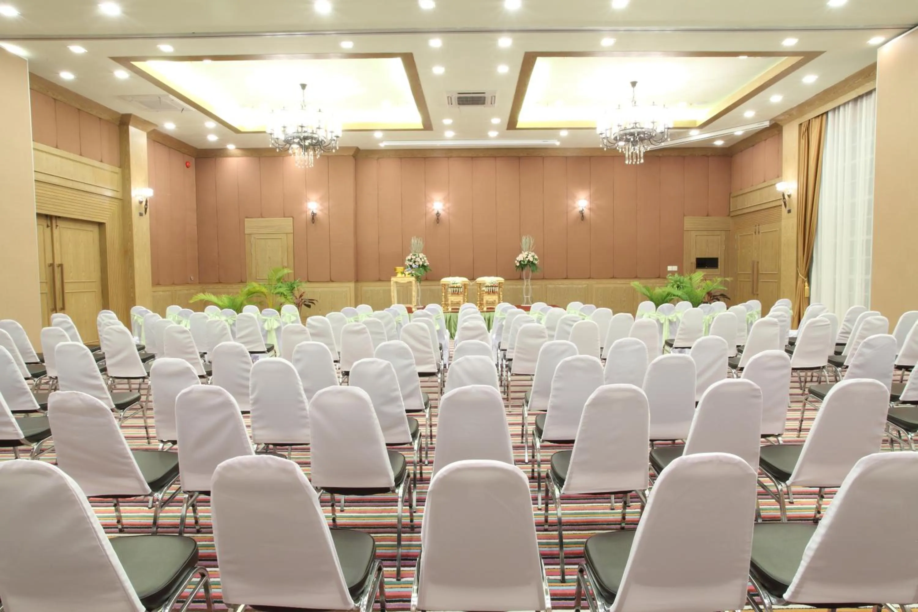 Business facilities in Paradise Hotel Udonthani