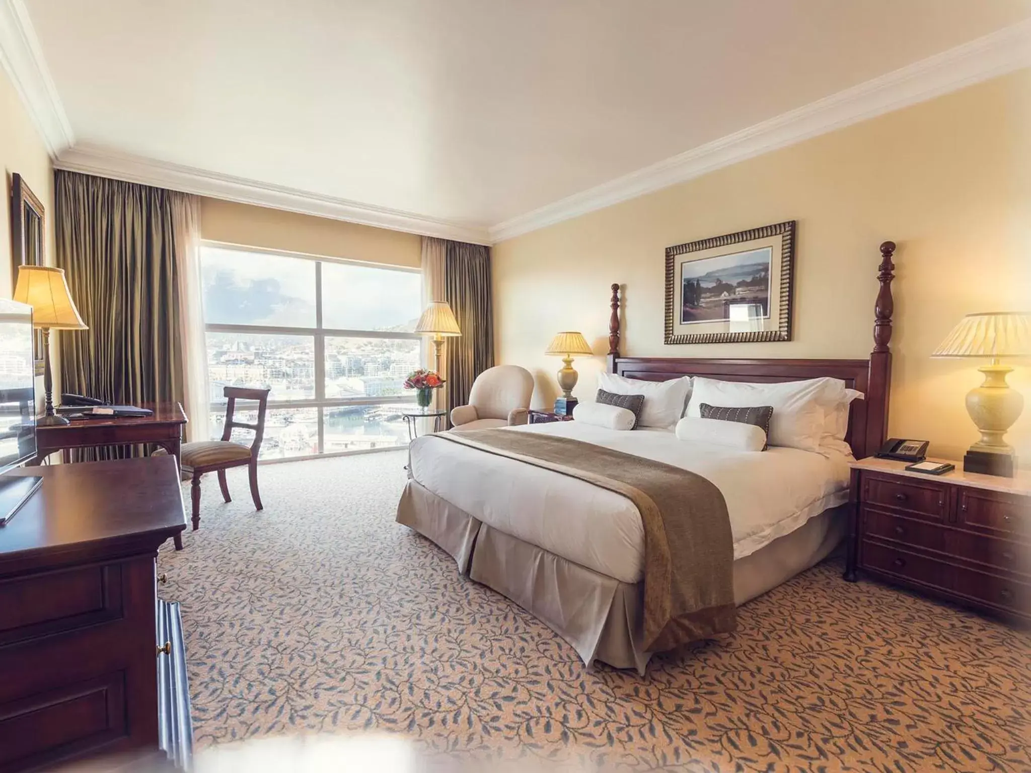 Luxury King Mountain Room - single occupancy in The Table Bay Hotel