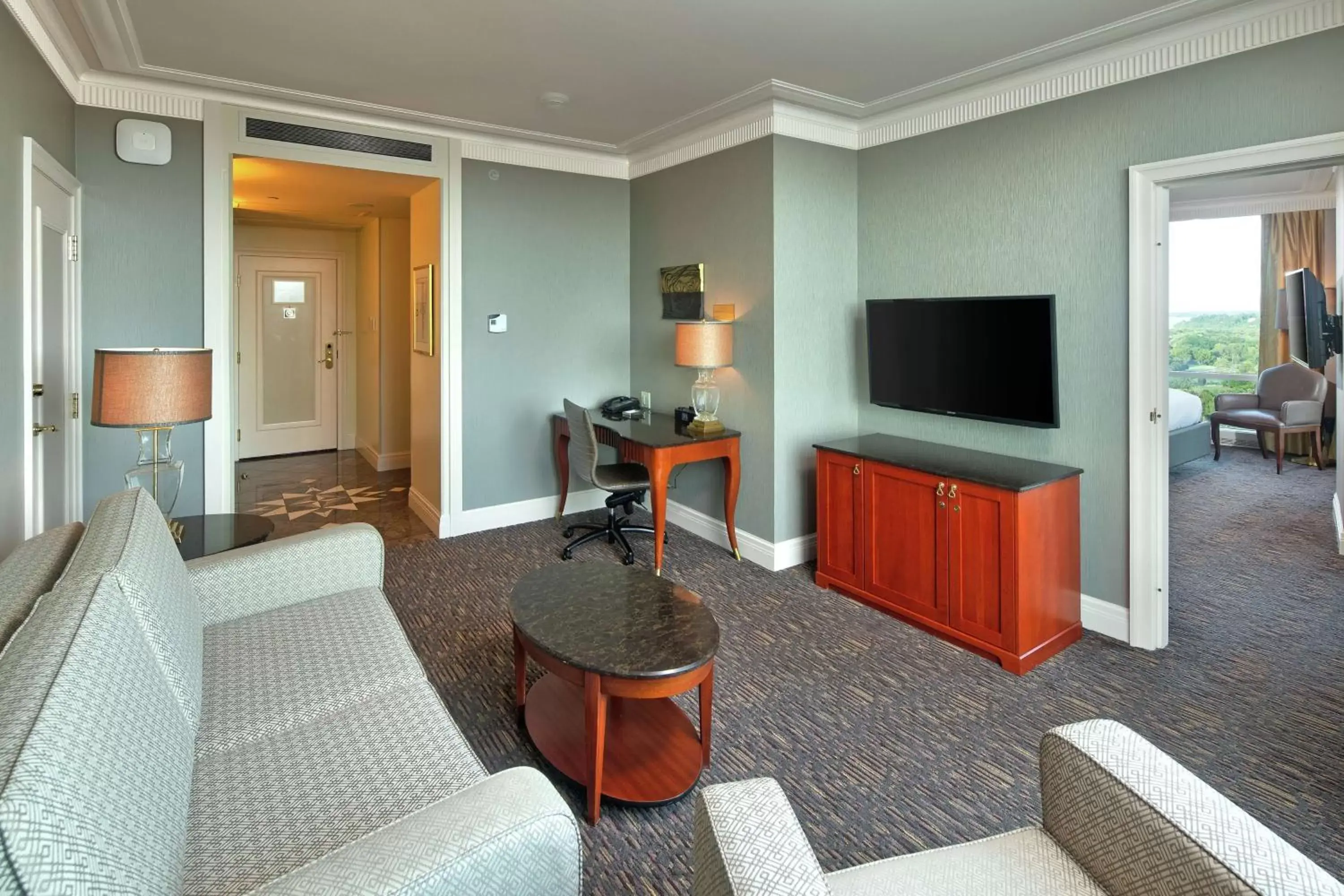 Bedroom, Seating Area in Hilton Lac-Leamy