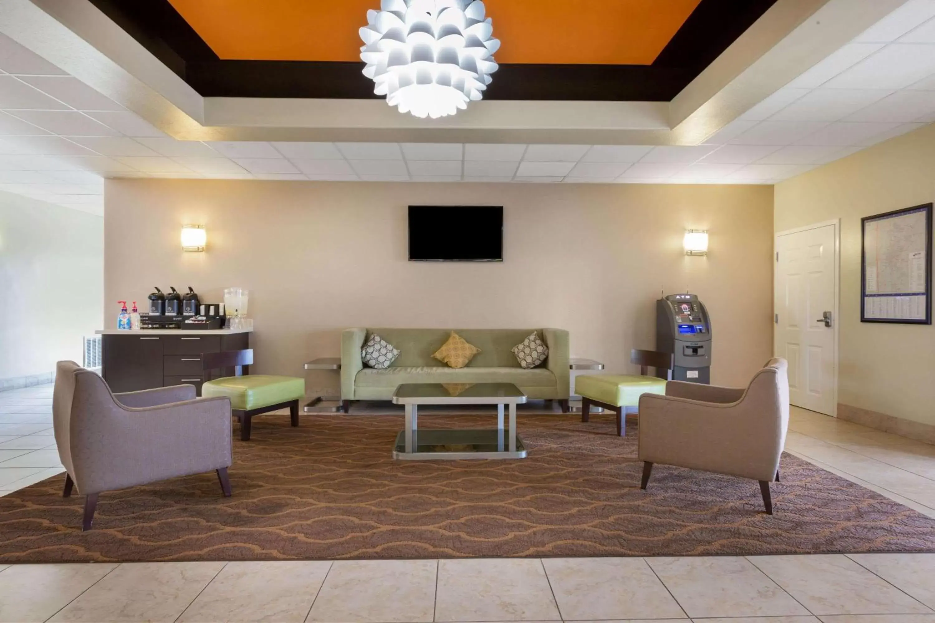 Lobby or reception, Seating Area in La Quinta by Wyndham Angleton