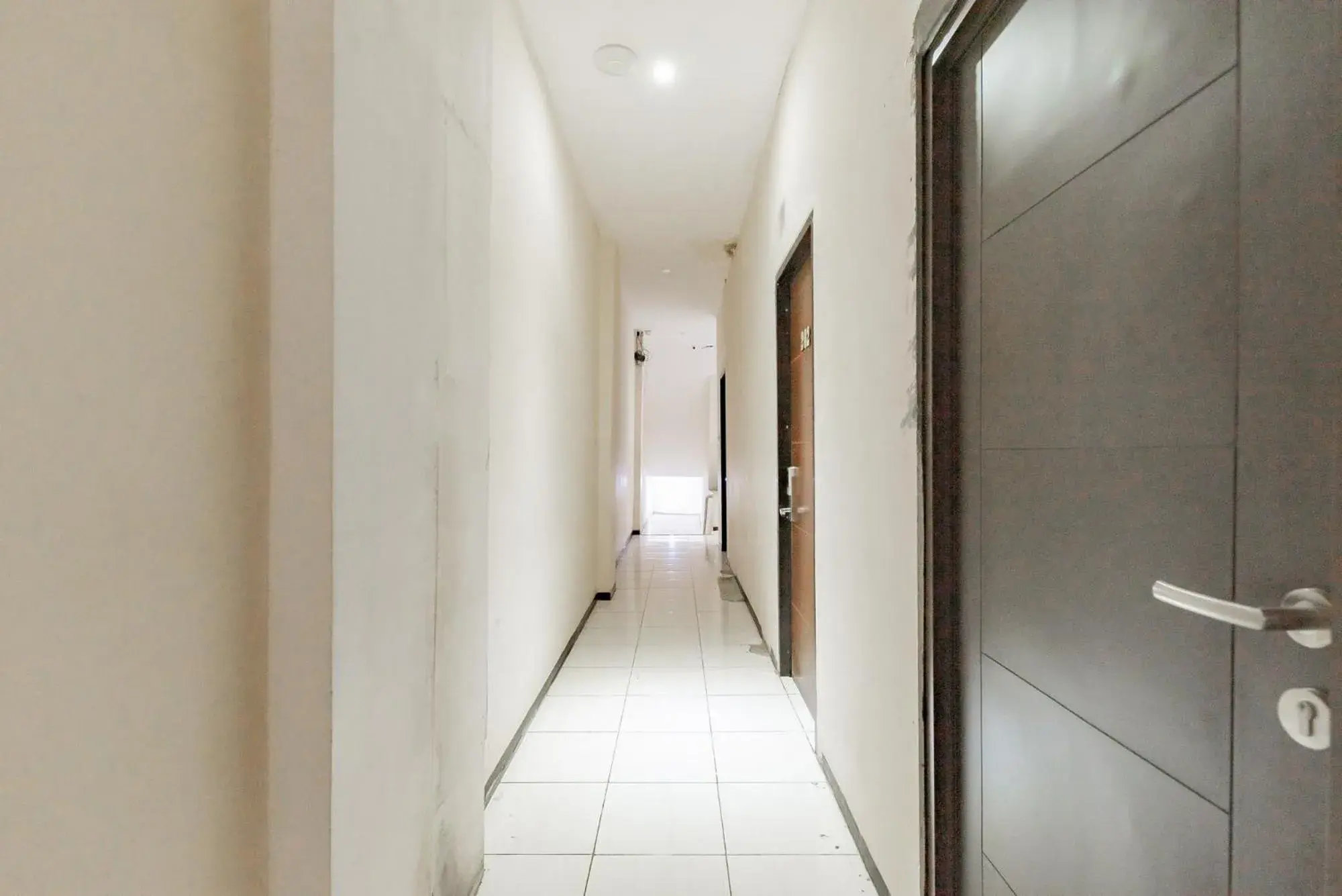 Property building in RedDoorz near Pasar Tarapung Siring Banjarmasin