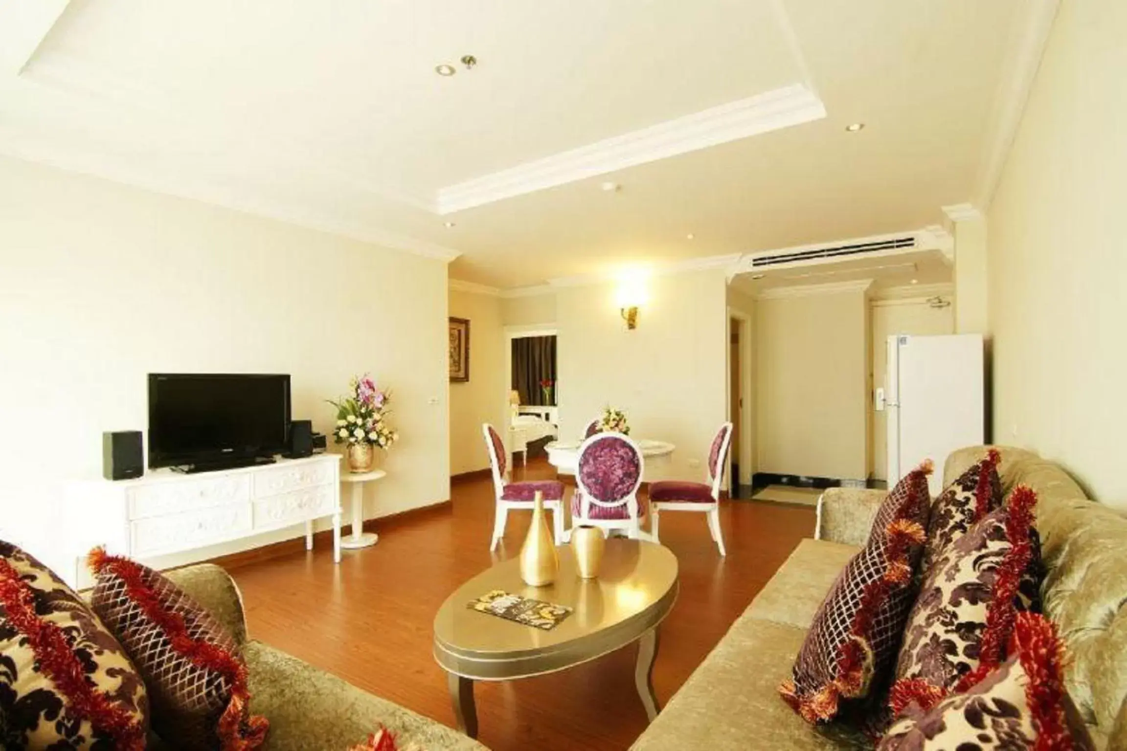 Living room, Seating Area in LK Miracle Suite - SHA Extra Plus