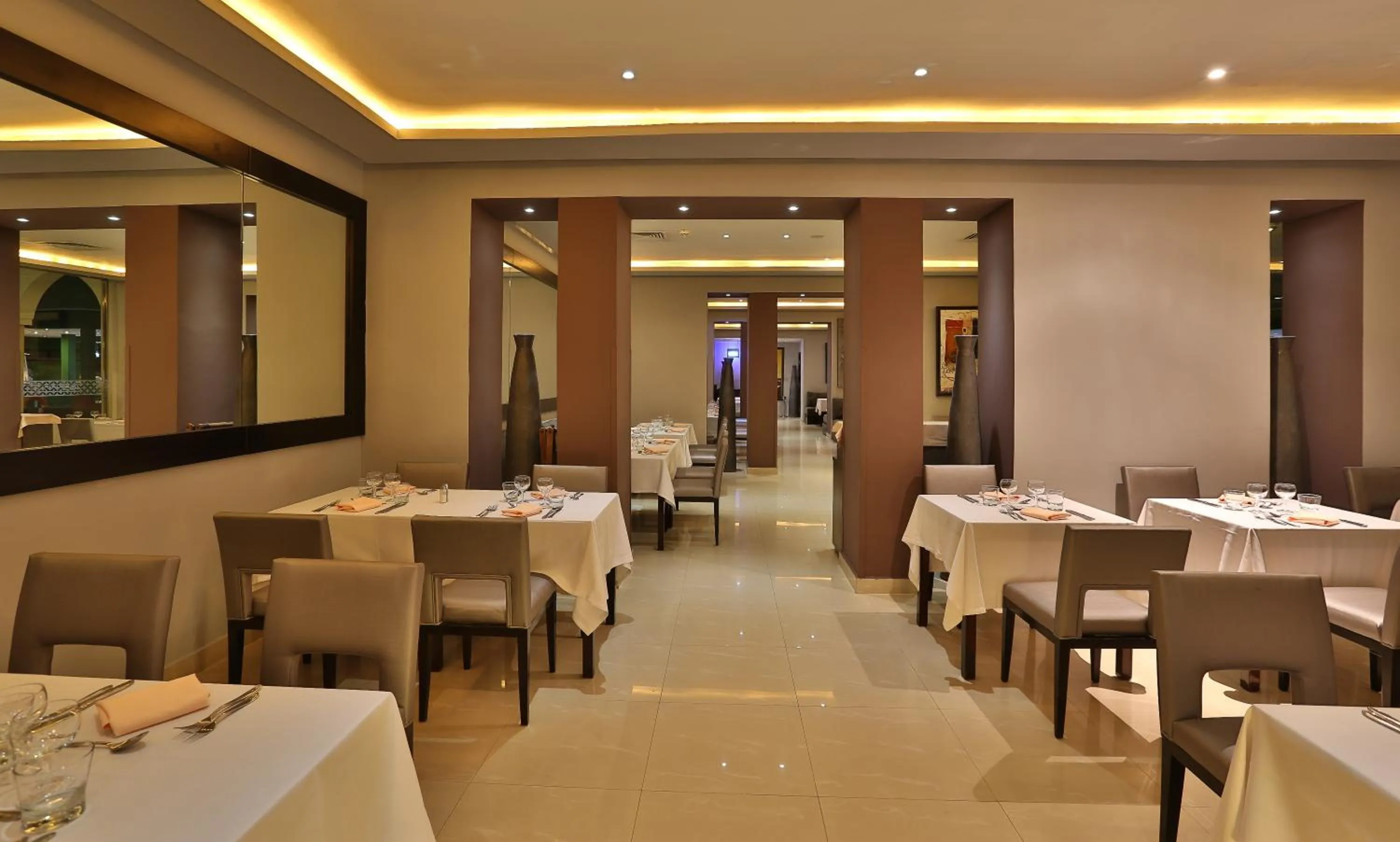 Restaurant/places to eat in Grand Plaza Marrakech