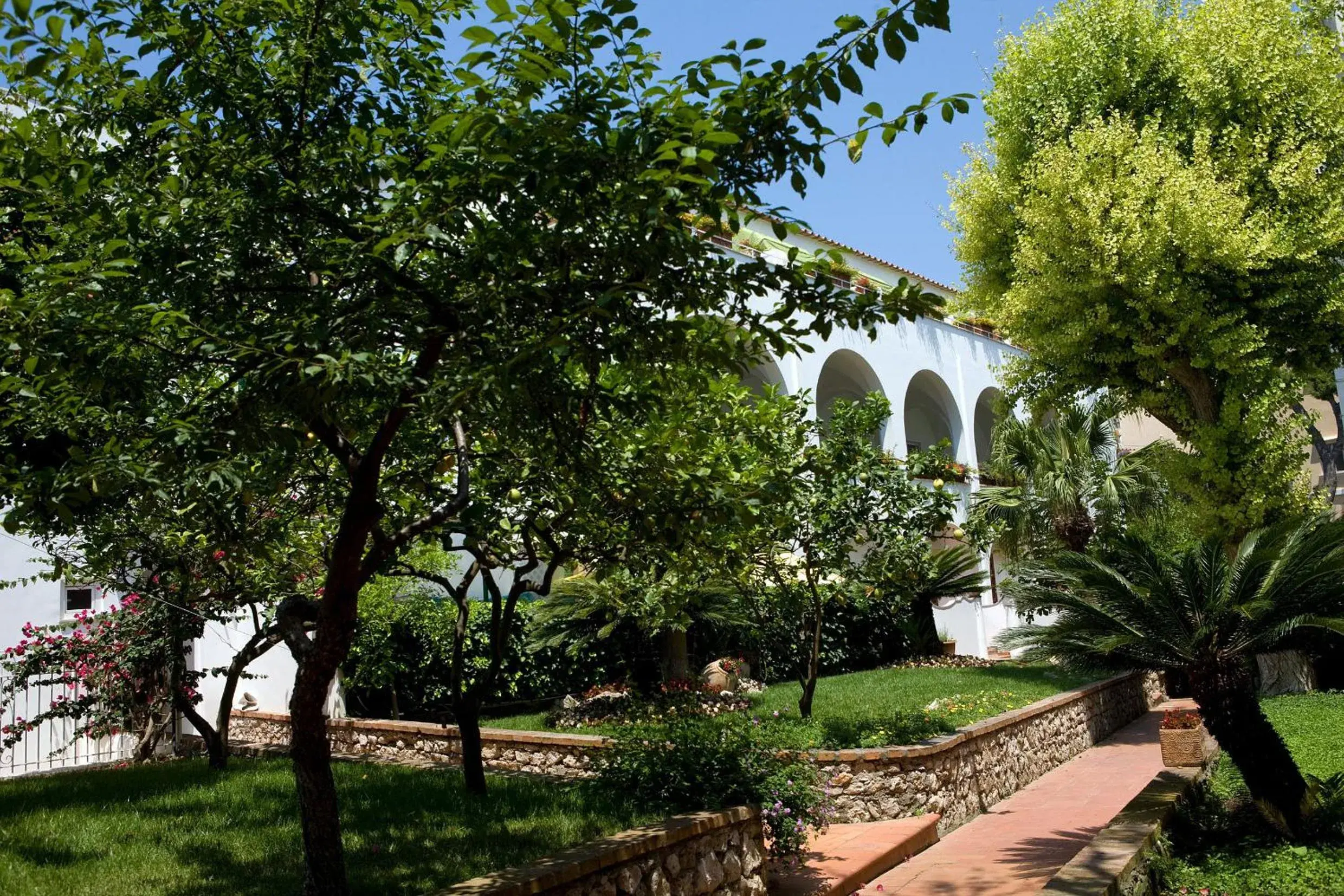 Facade/entrance, Garden in Hotel San Felice