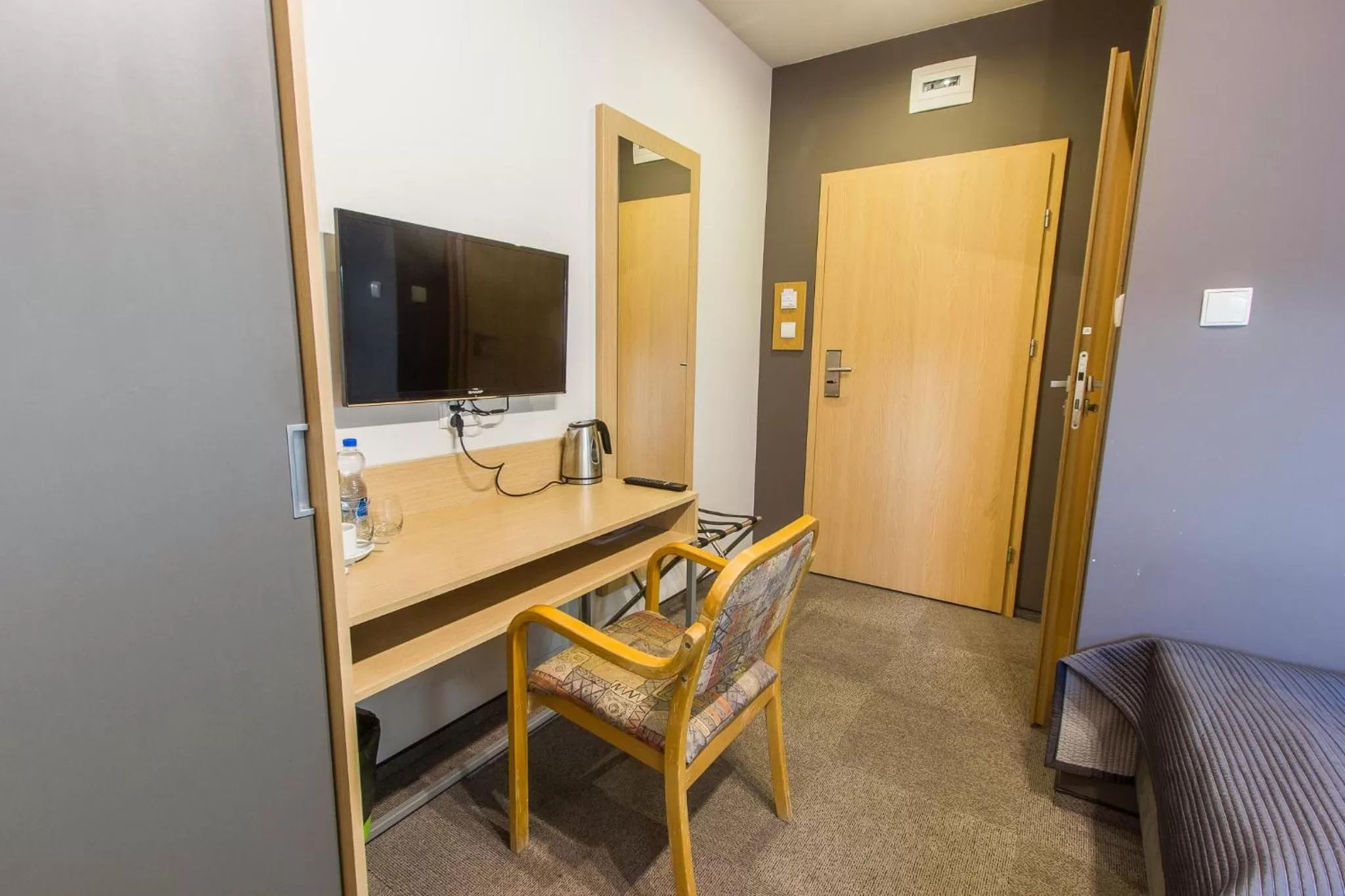 Photo of the whole room in Hotel Platan