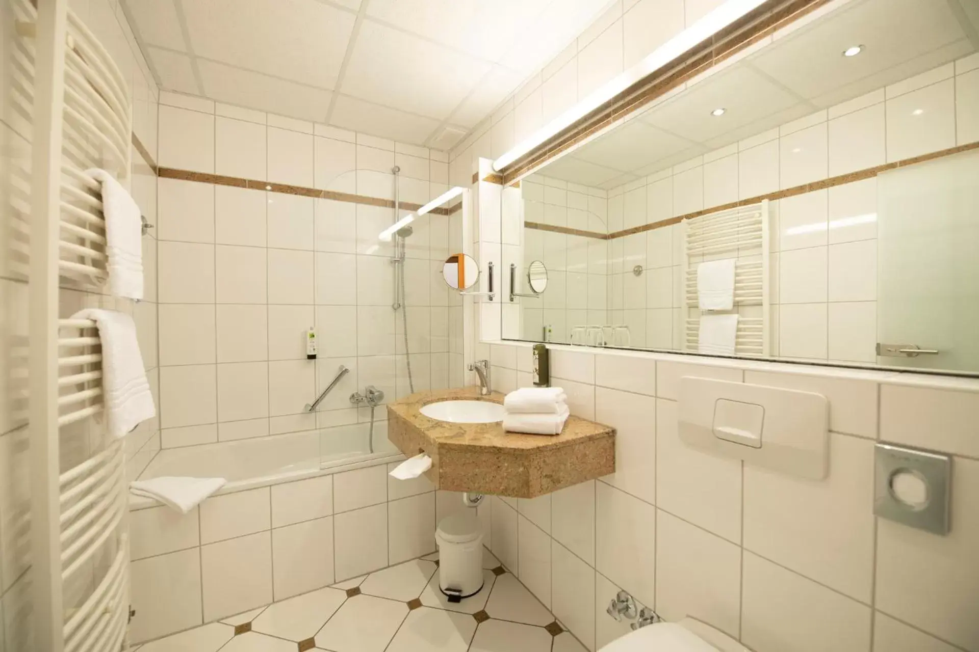 Bathroom in Landhotel Kauzenberg