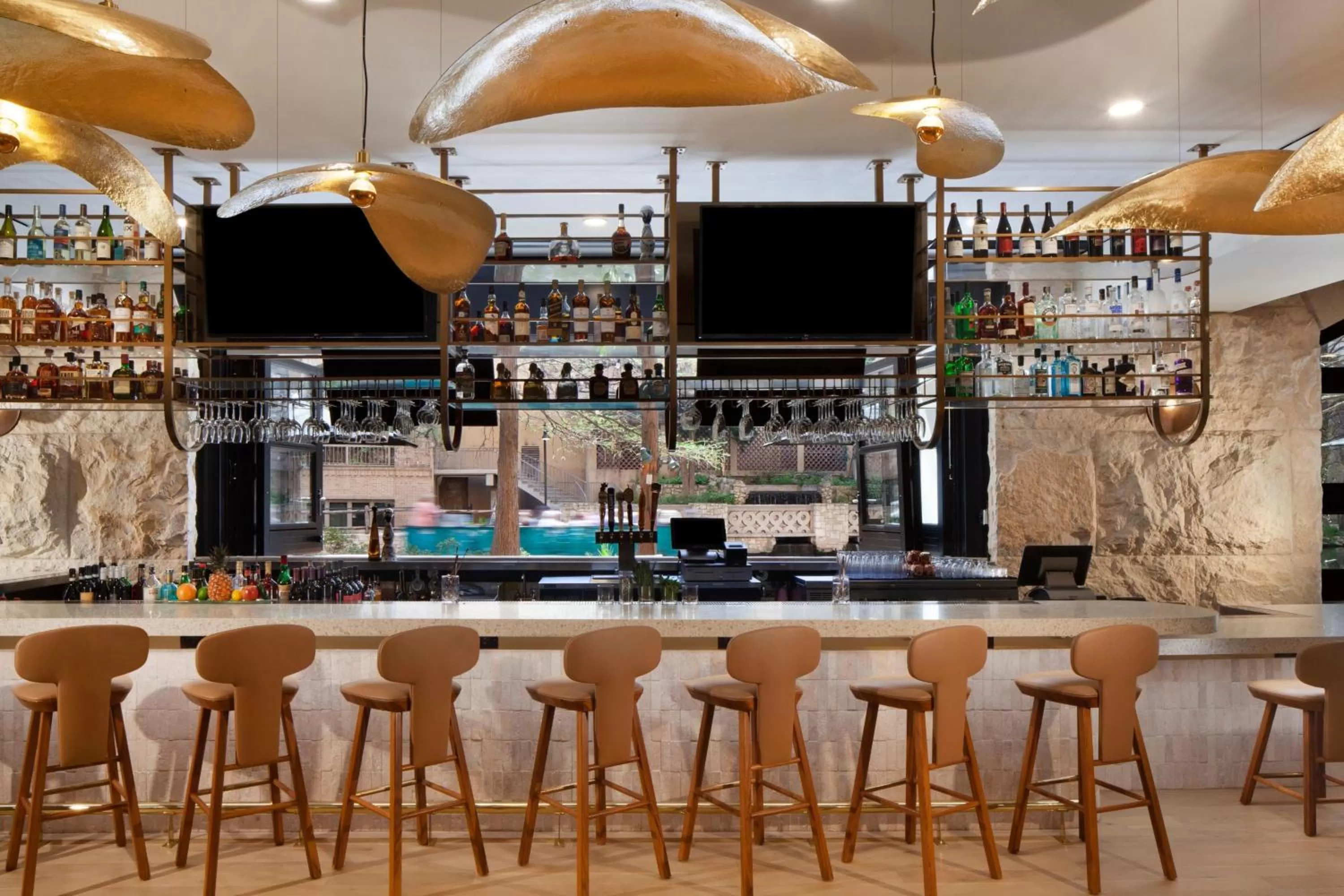 Lounge or bar in The Westin Riverwalk, San Antonio