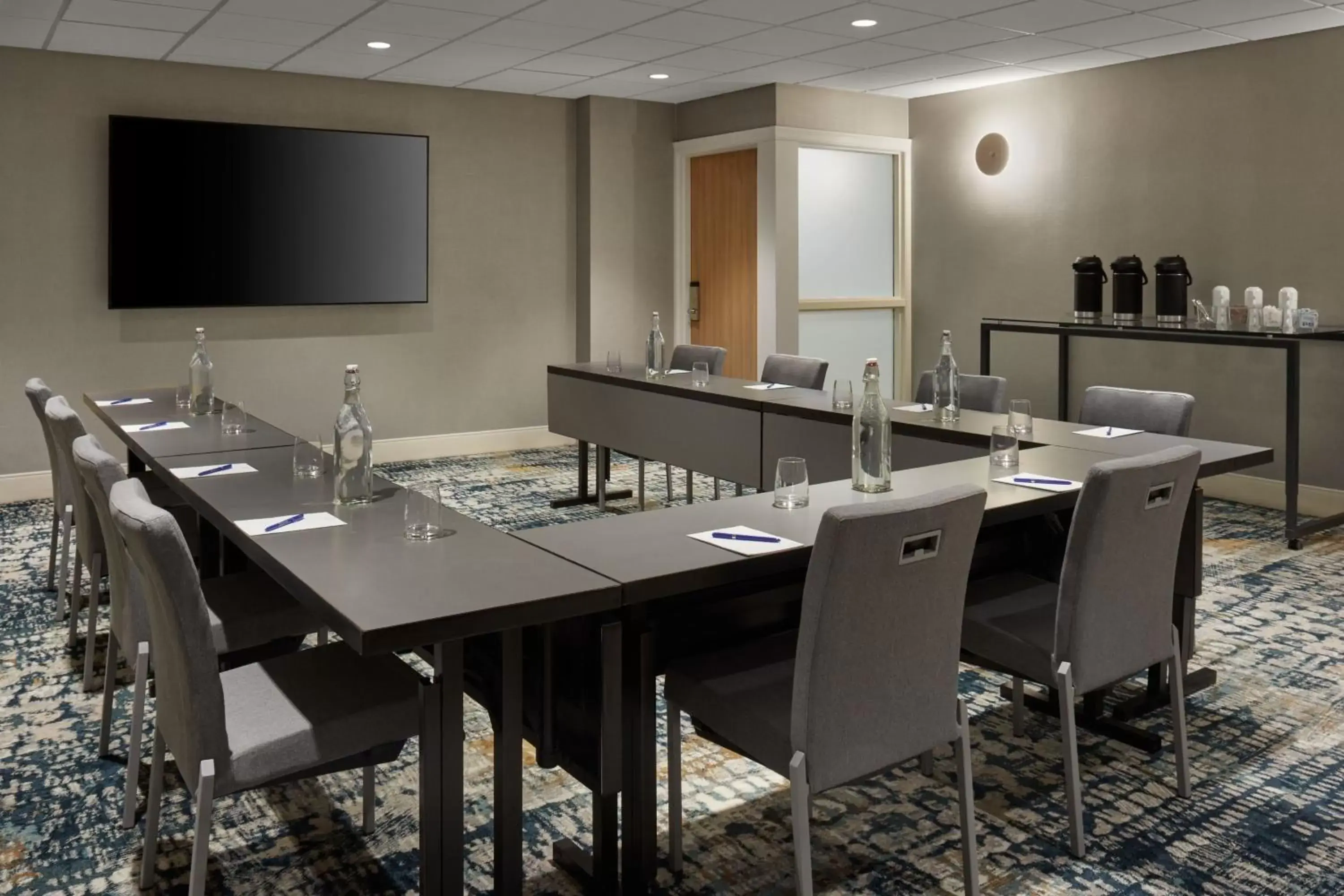 Meeting/conference room in Delta Hotels Calgary Airport In-Terminal