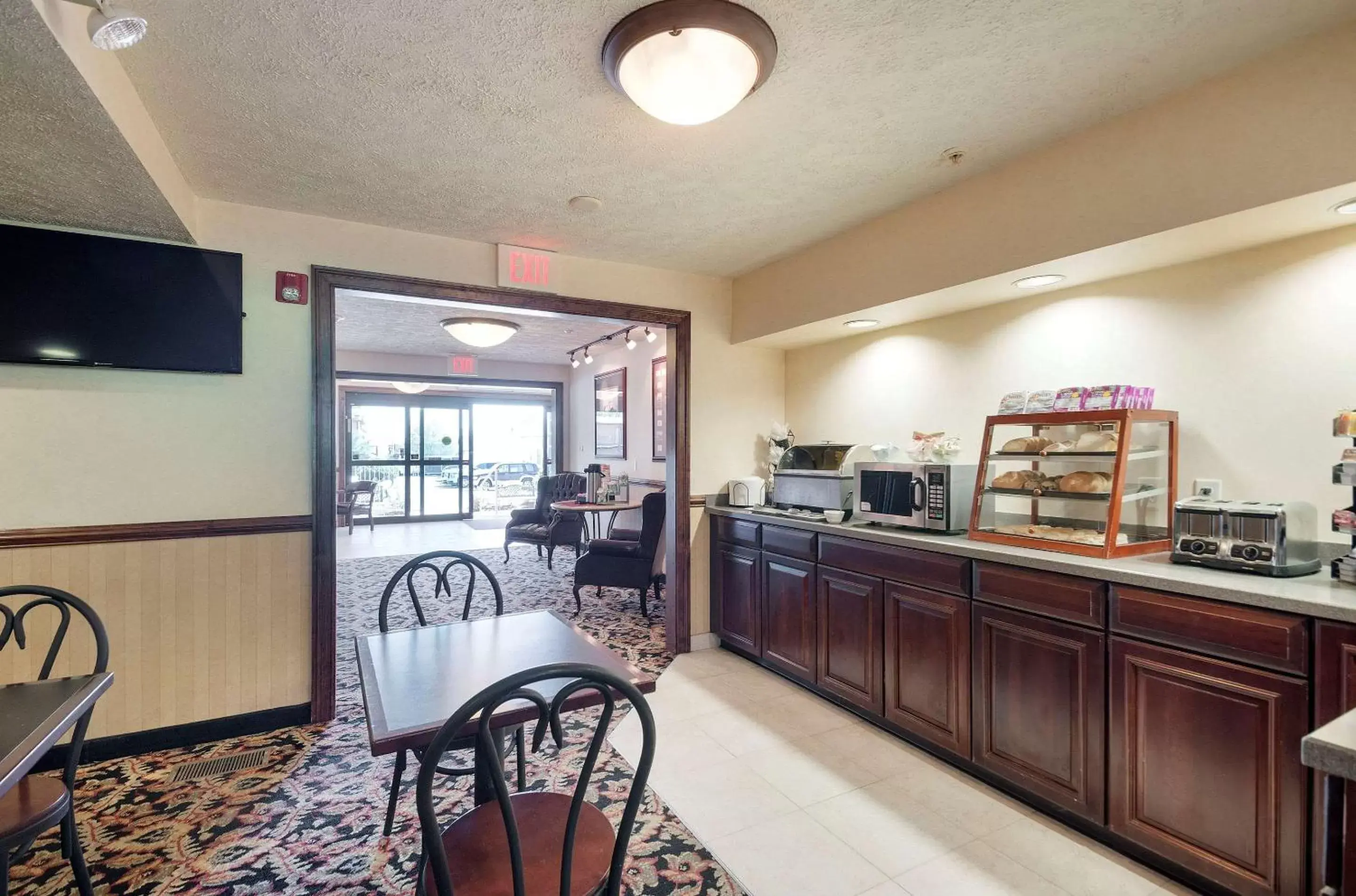 Restaurant/places to eat in Rodeway Inn and Suites - Charles Town,WV