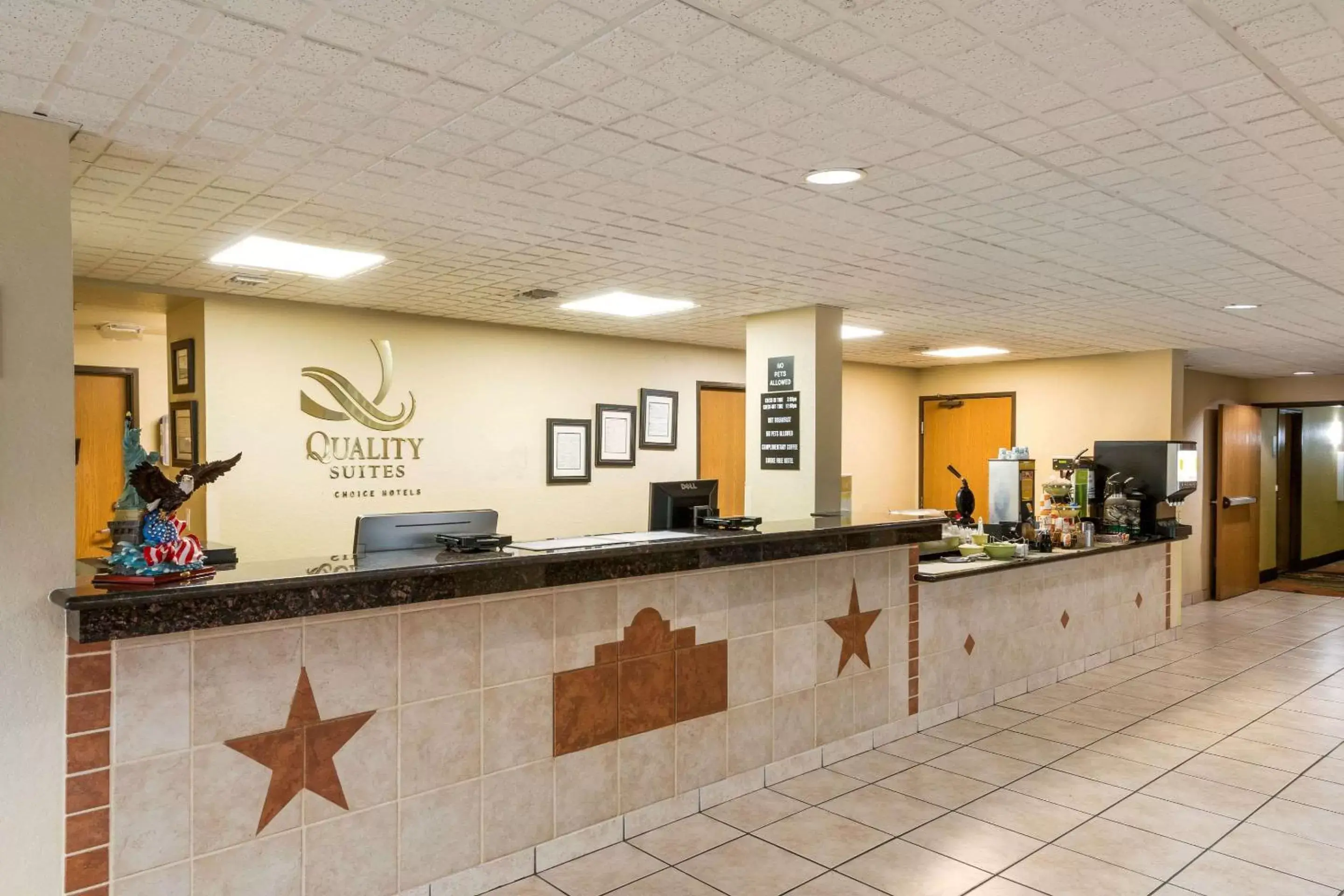 Lobby or reception in Quality Suites San Antonio