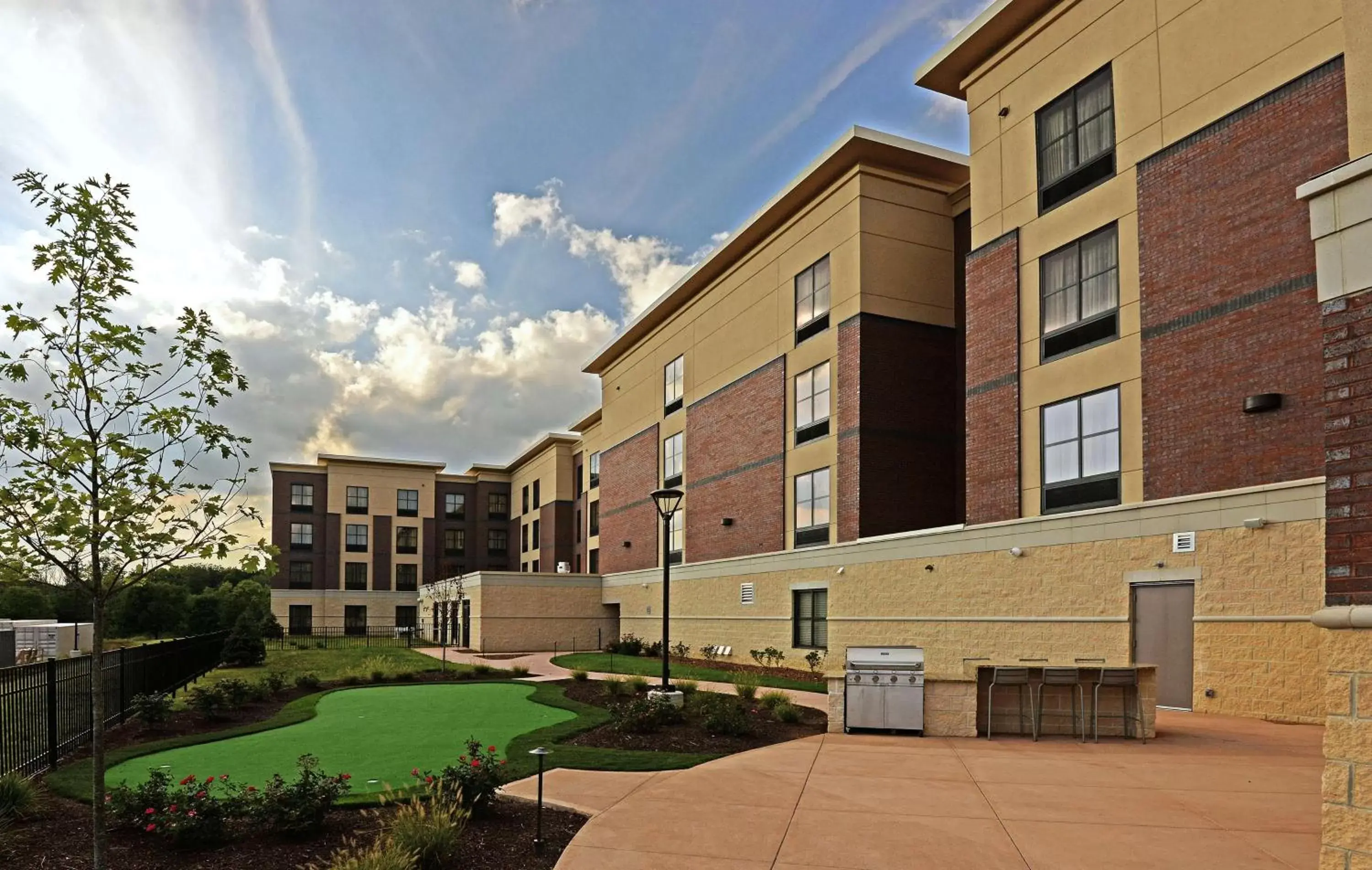 Property Building in Homewood Suites by Hilton Cincinnati/Mason