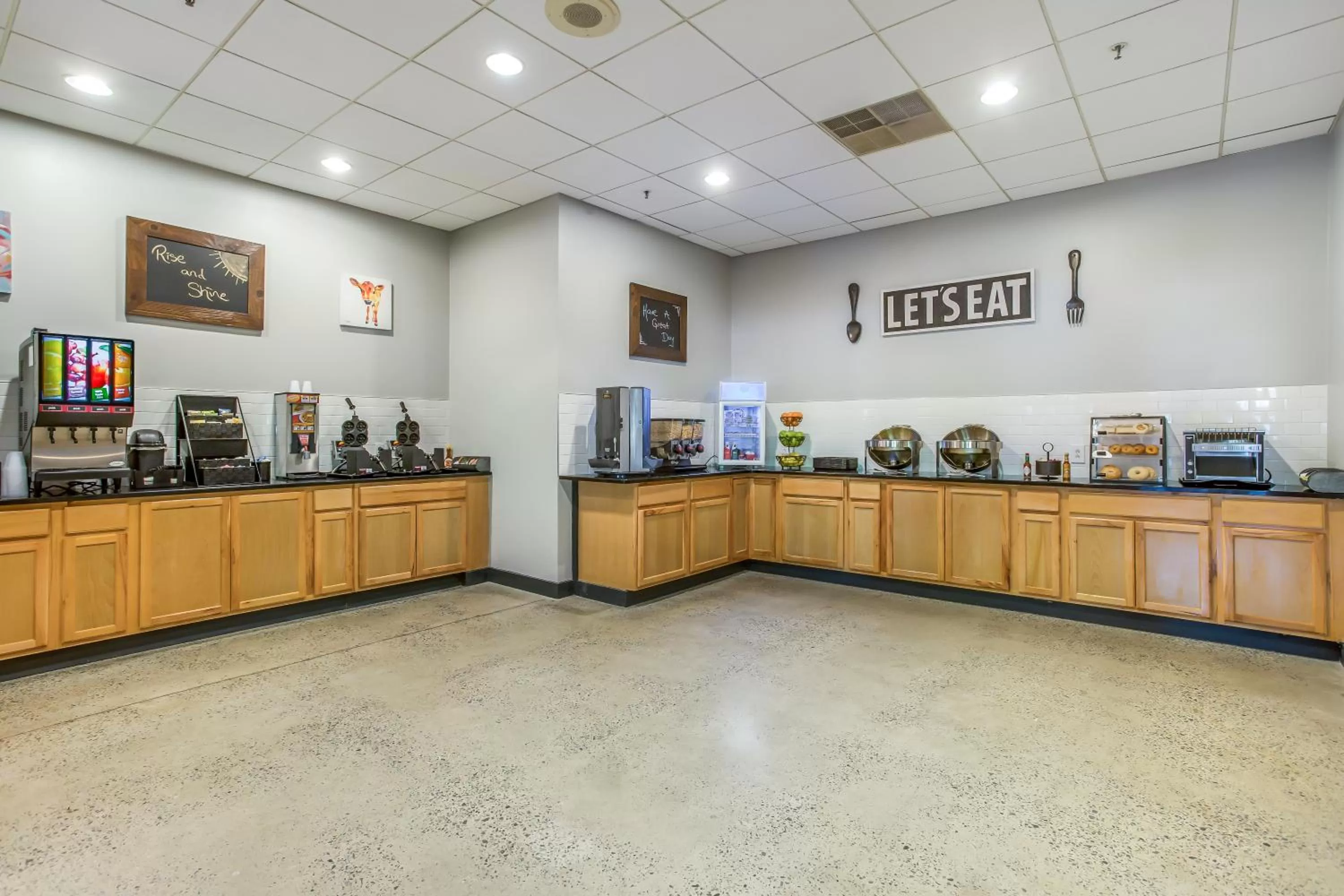 Breakfast in Burrstone Inn, an Ascend Collection Hotel