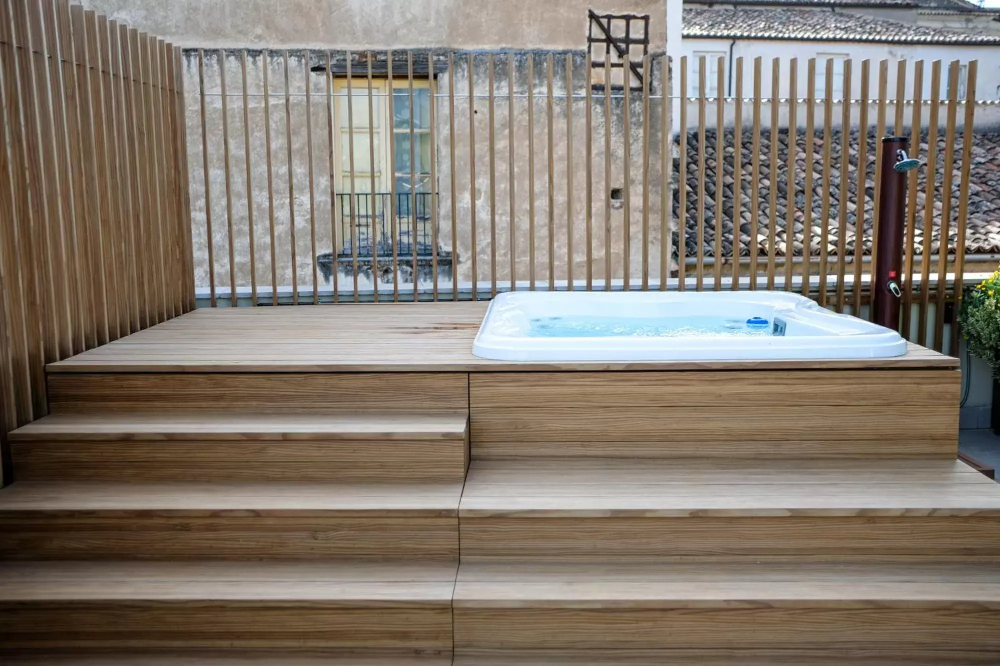 Hot Tub in Dimora de Matera Luxury Suites