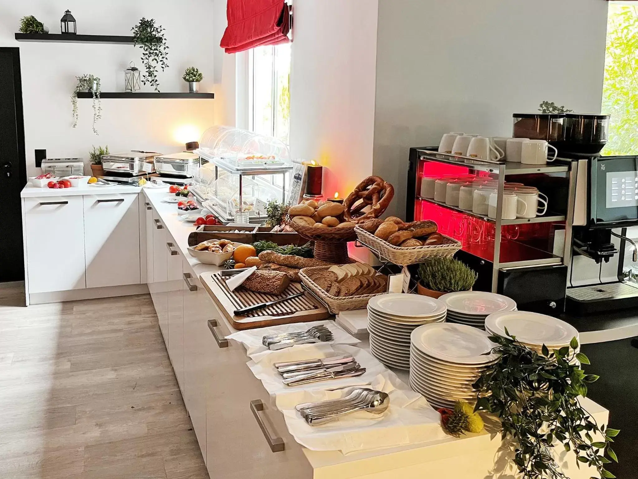 Breakfast, Food in DORMERO Hotel Hoyerswerda