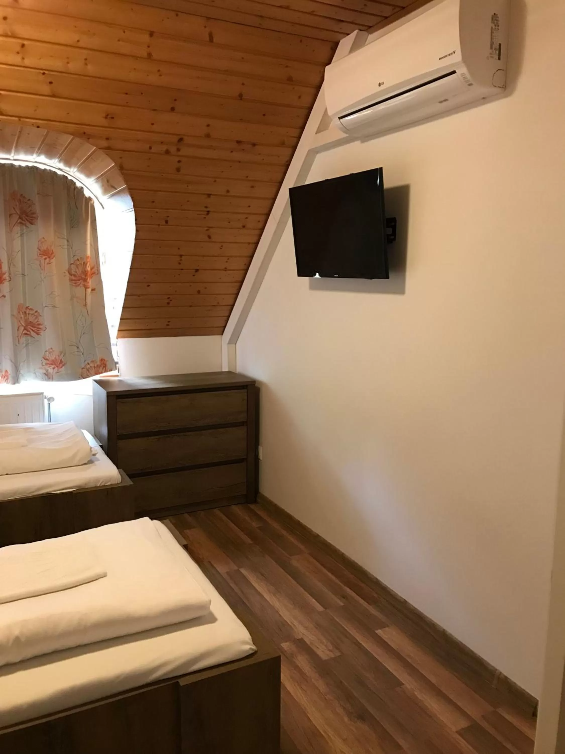 Photo of the whole room in Zöldtető Panzió