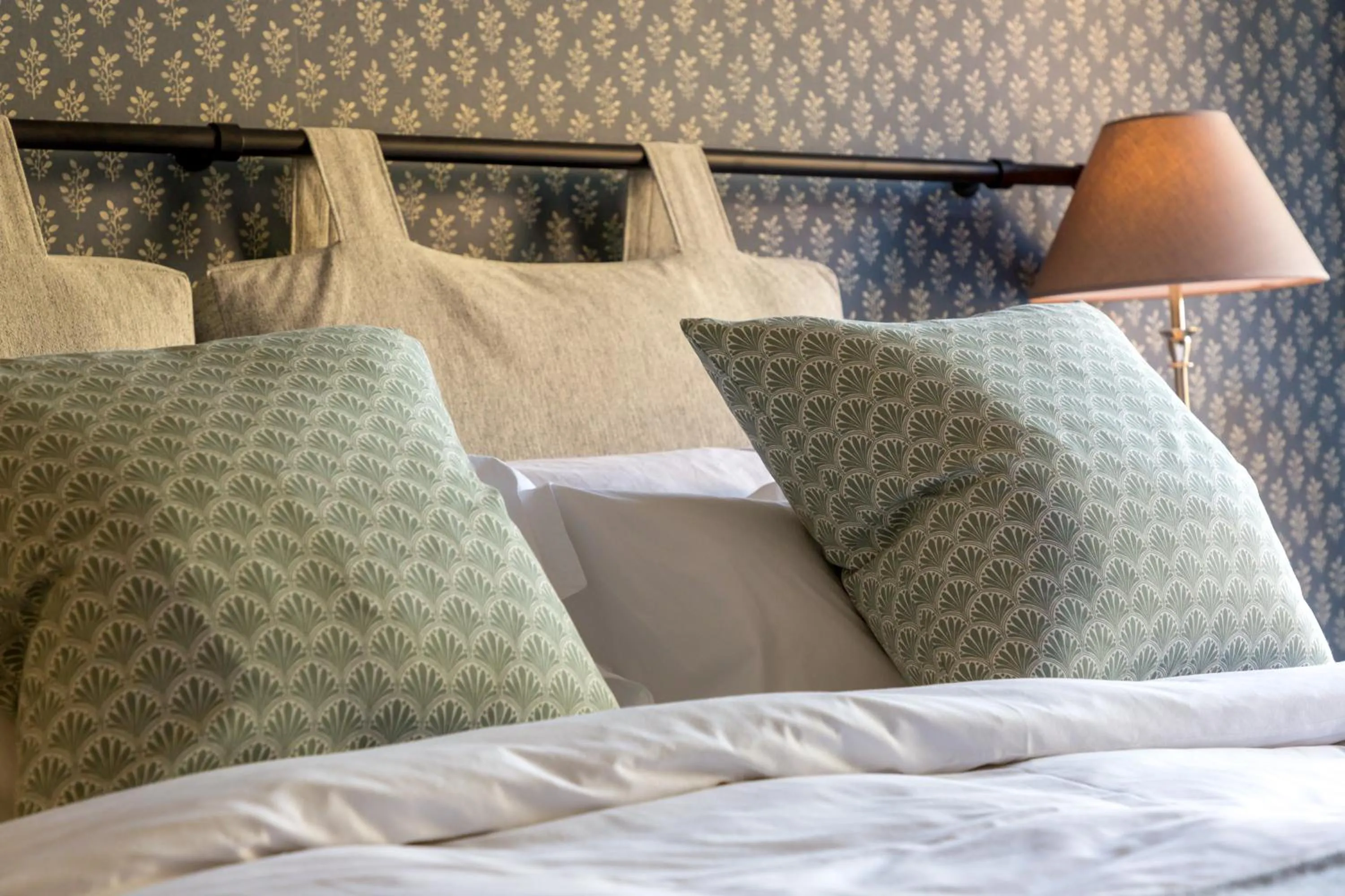 Bedroom, Bed in The Lion Bicester