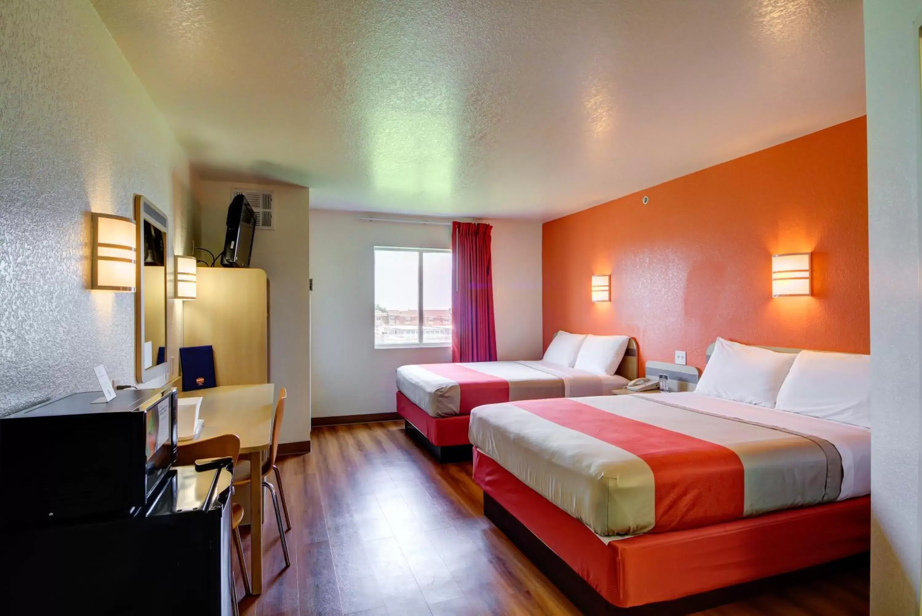 Photo of the whole room in Motel 6-El Reno, OK