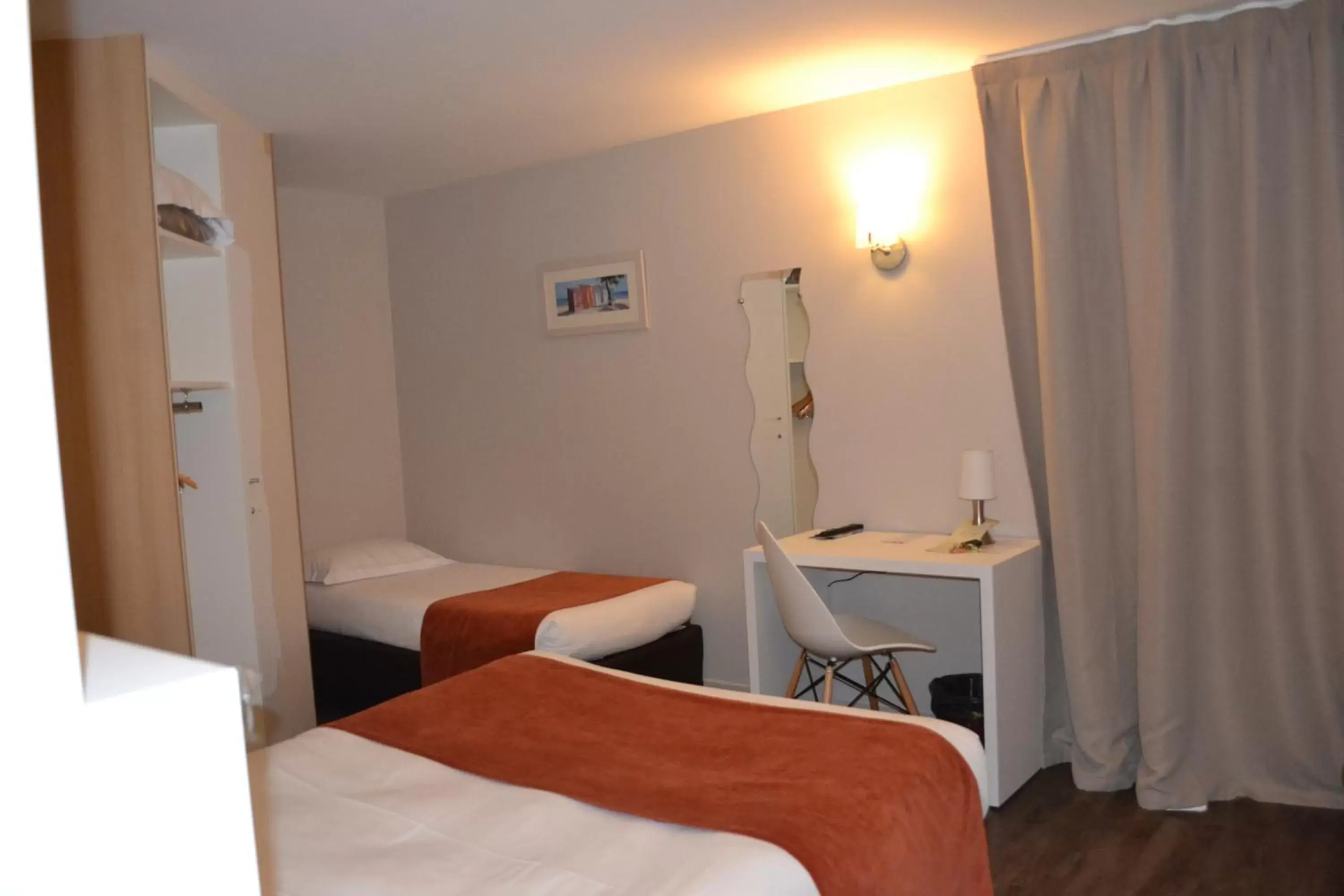 Bedroom, Bed in Brit Hotel Les Alizes