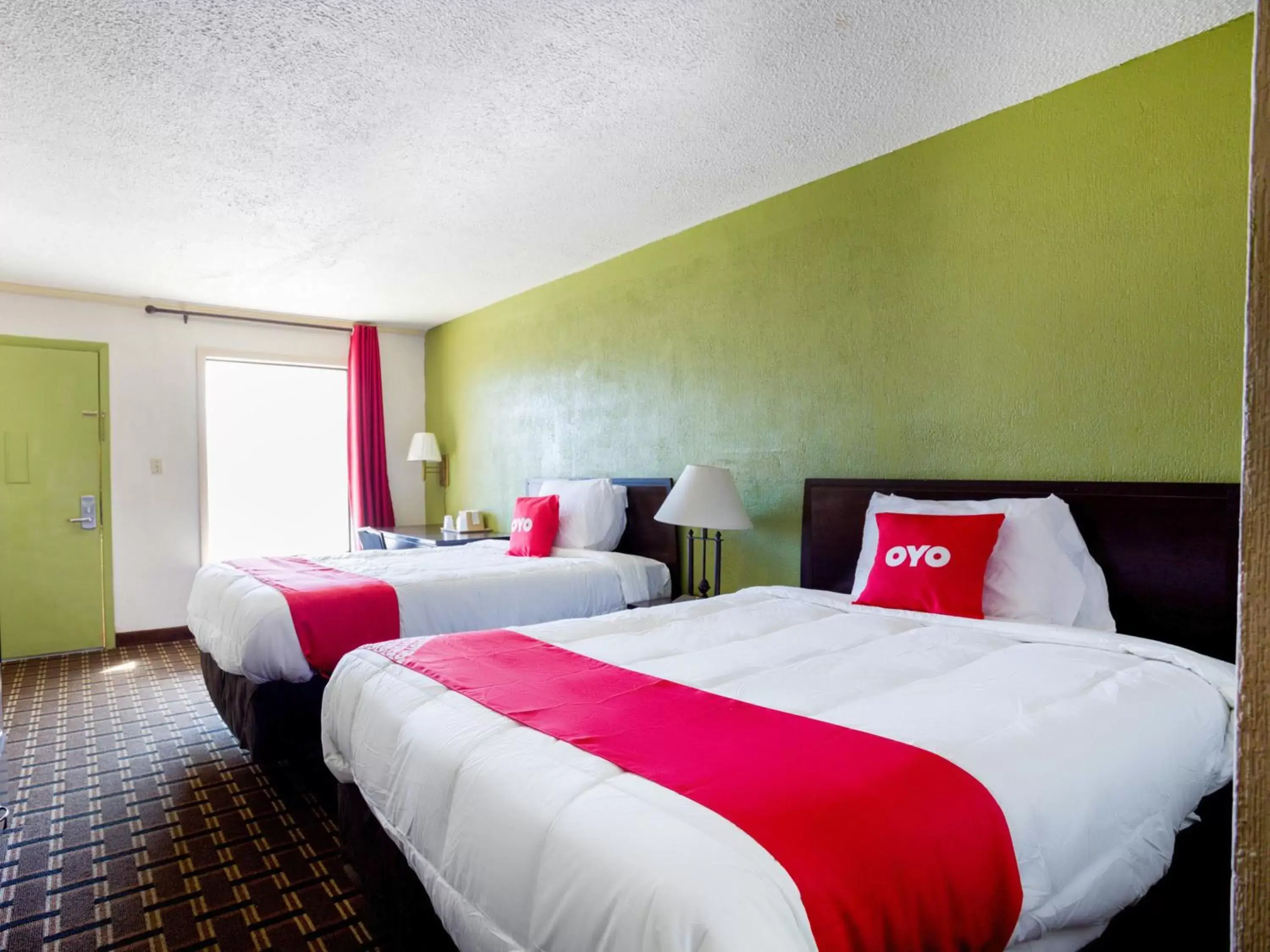 Bedroom, Bed in OYO Hotel Pensacola I-10 & Hwy 29