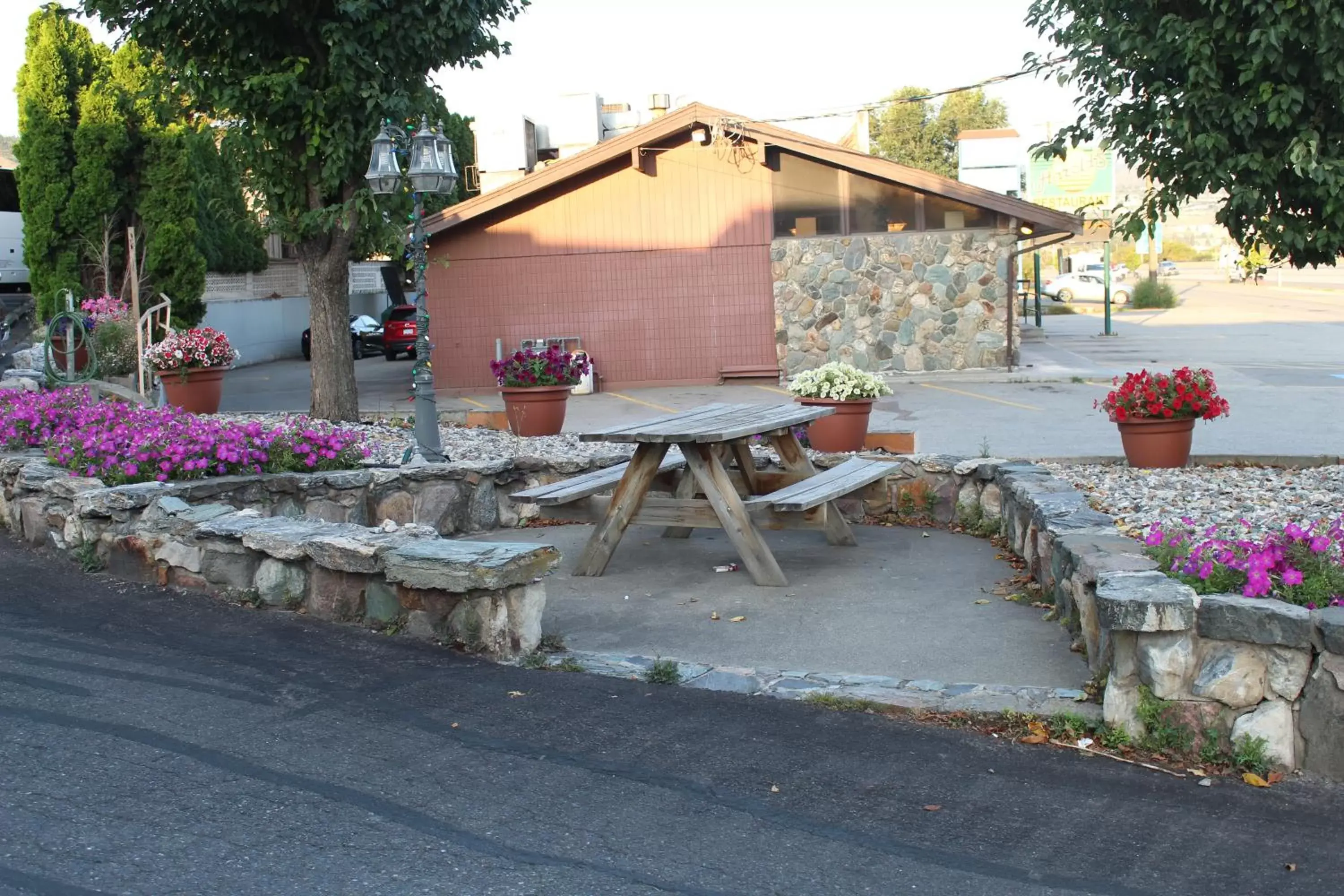 Patio in Best Budget Inn & Suites Kamloops