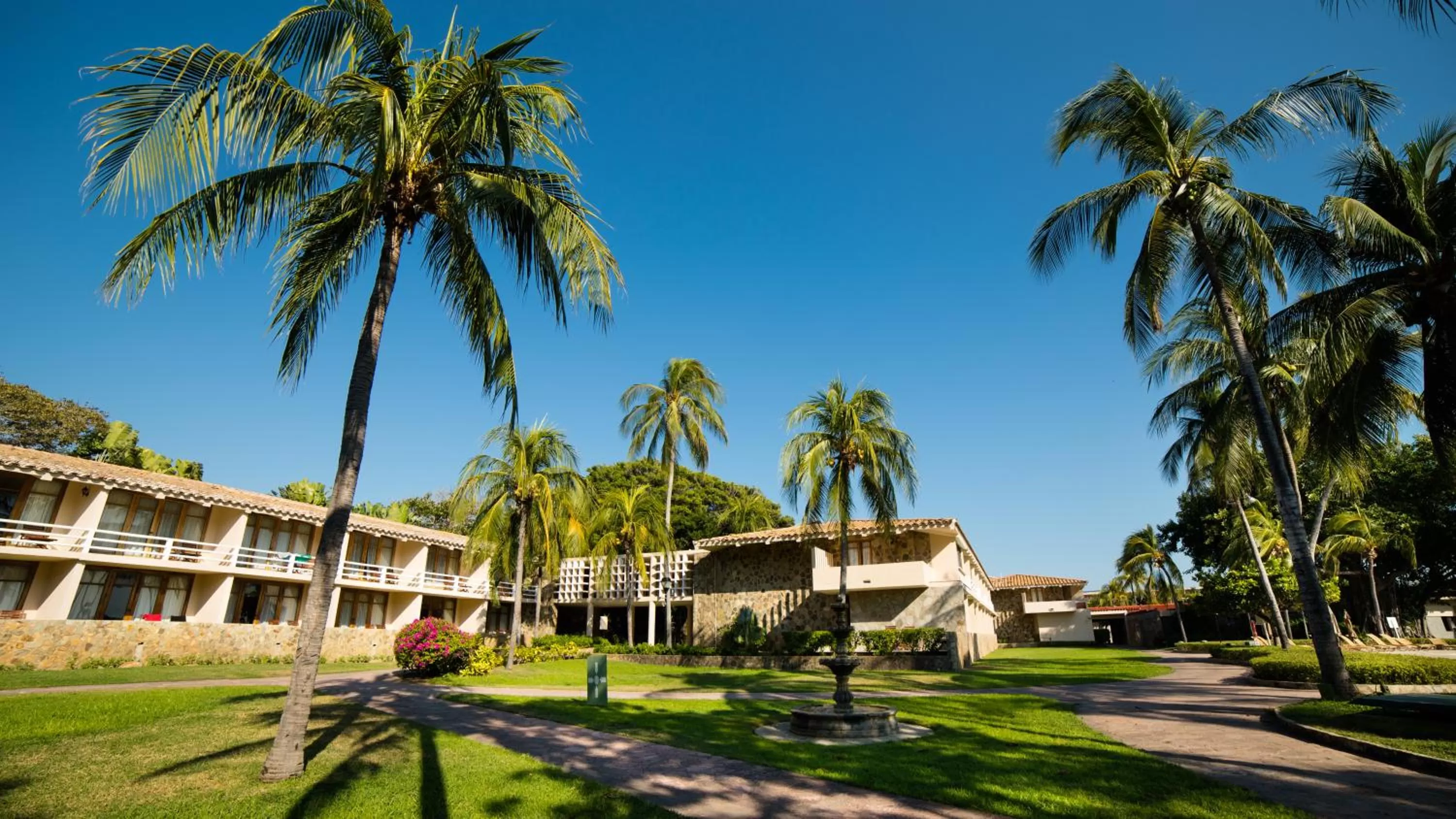 Garden in Pierre Mundo Imperial Riviera Diamante Acapulco