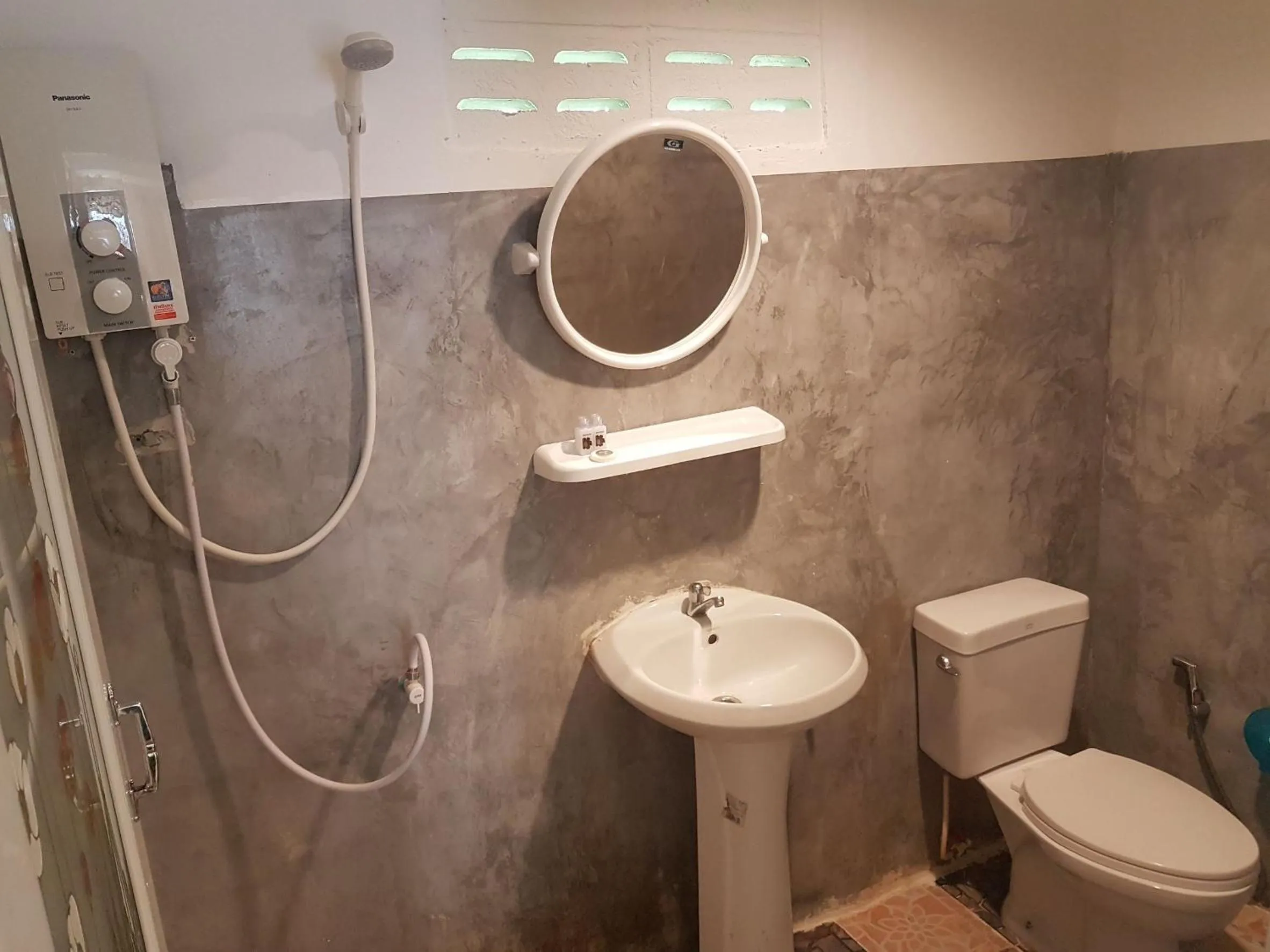 Toilet in Cottage Hill at Lanta