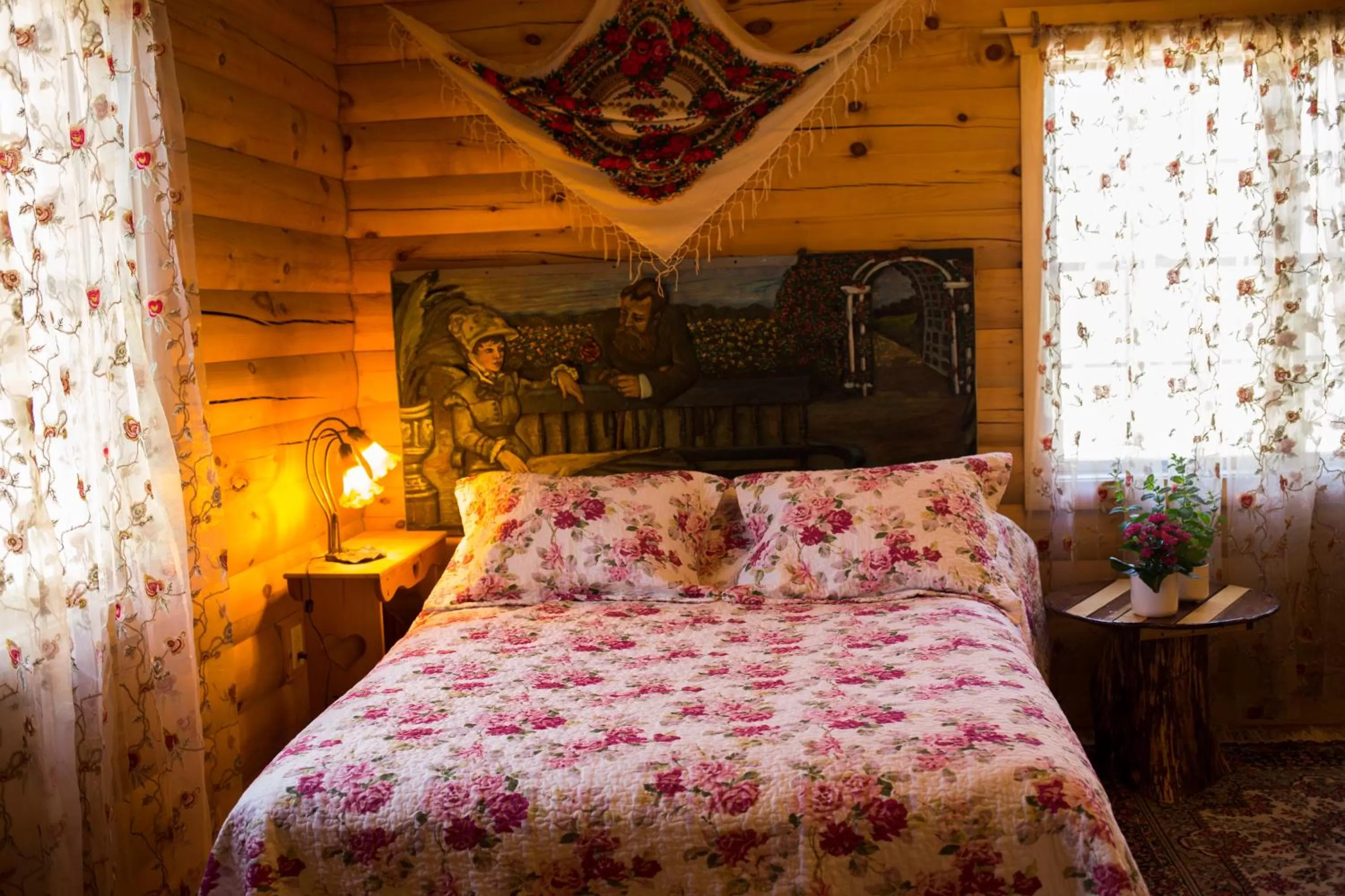 Bed in Log Country Inn Bed and Breakfast of Ithaca