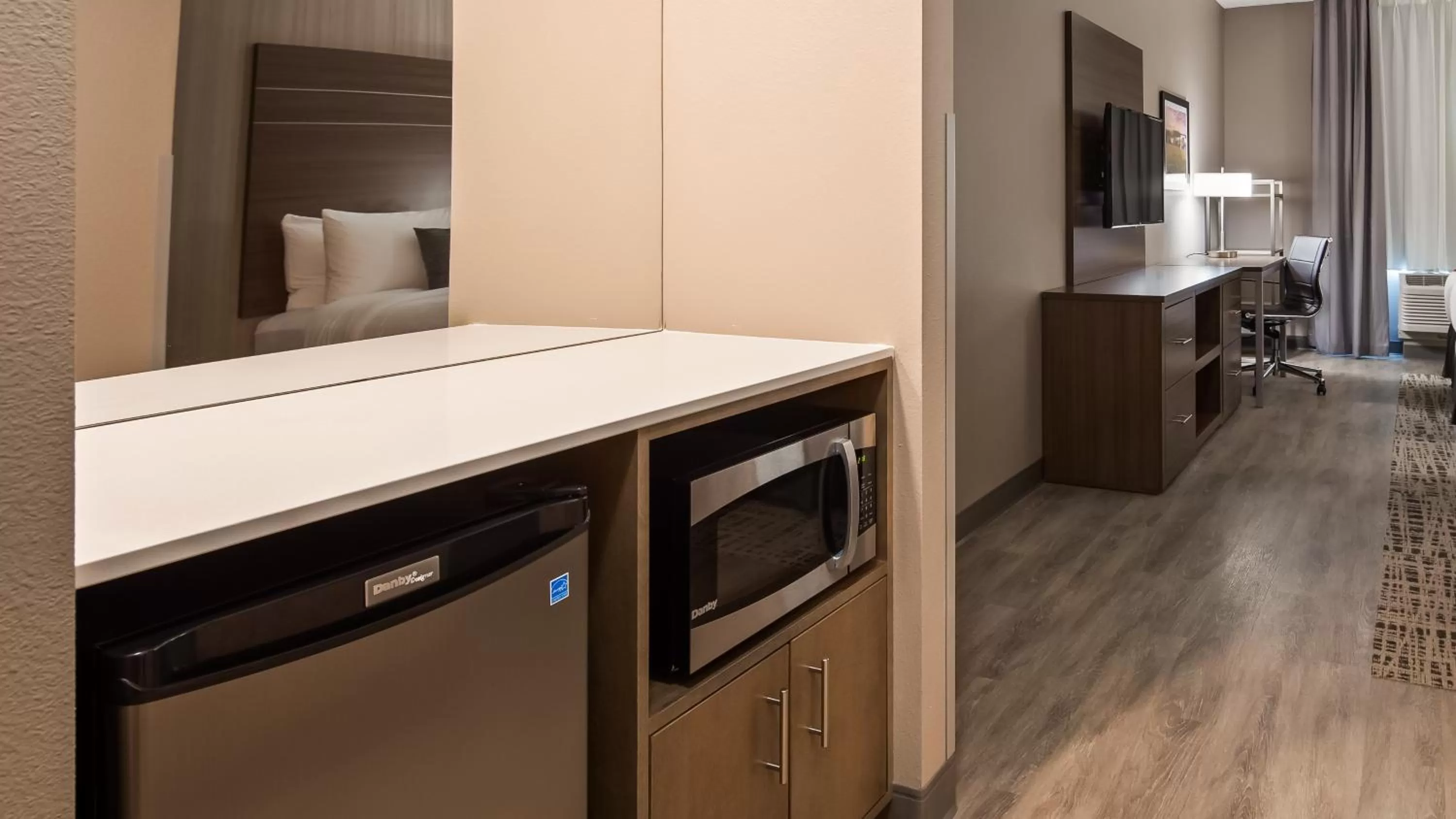 Bedroom in Best Western Plus LaCrescent - LaCrosse