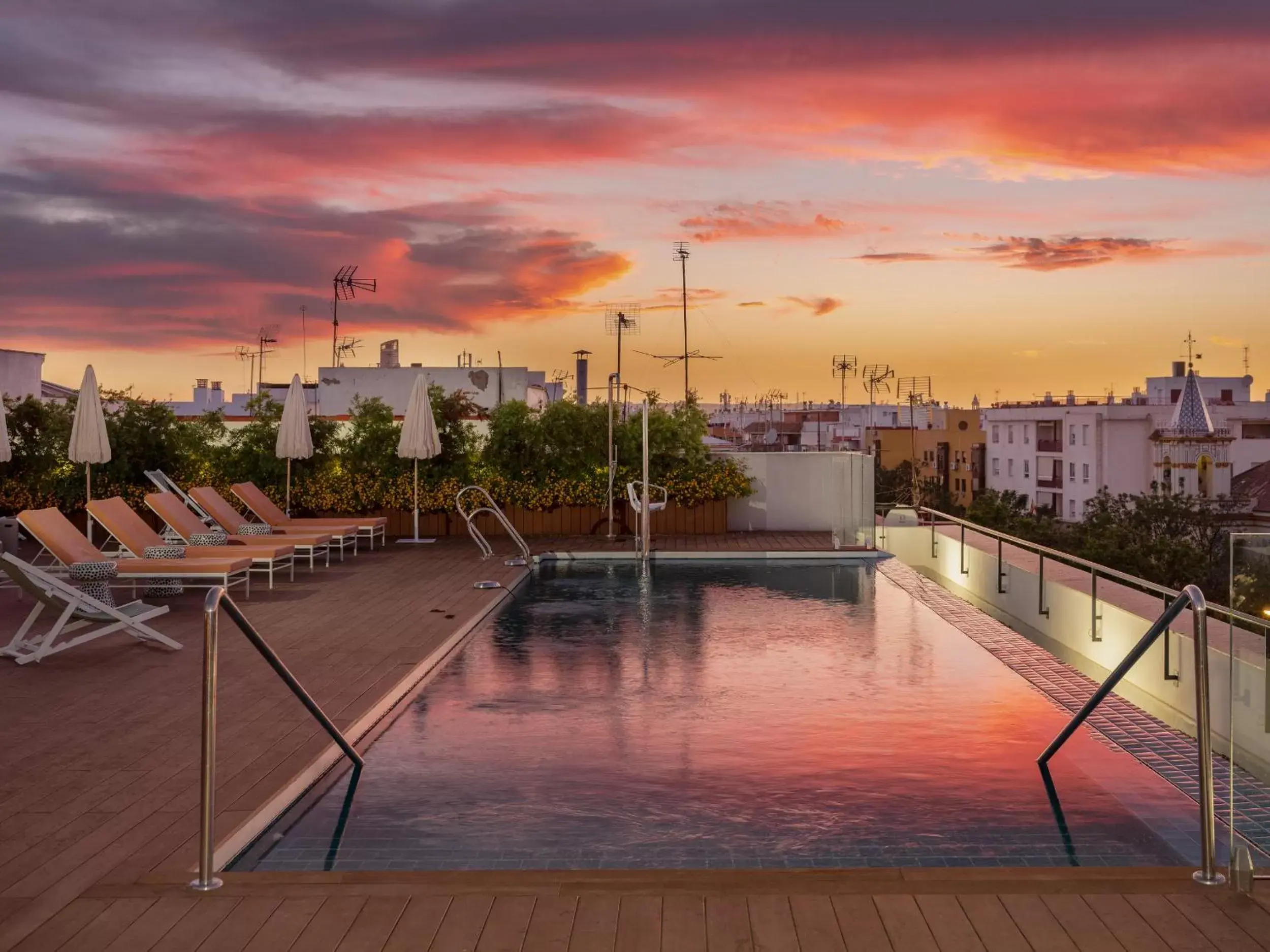 Sunset, Swimming Pool in Ibis Styles Sevilla City Santa Justa