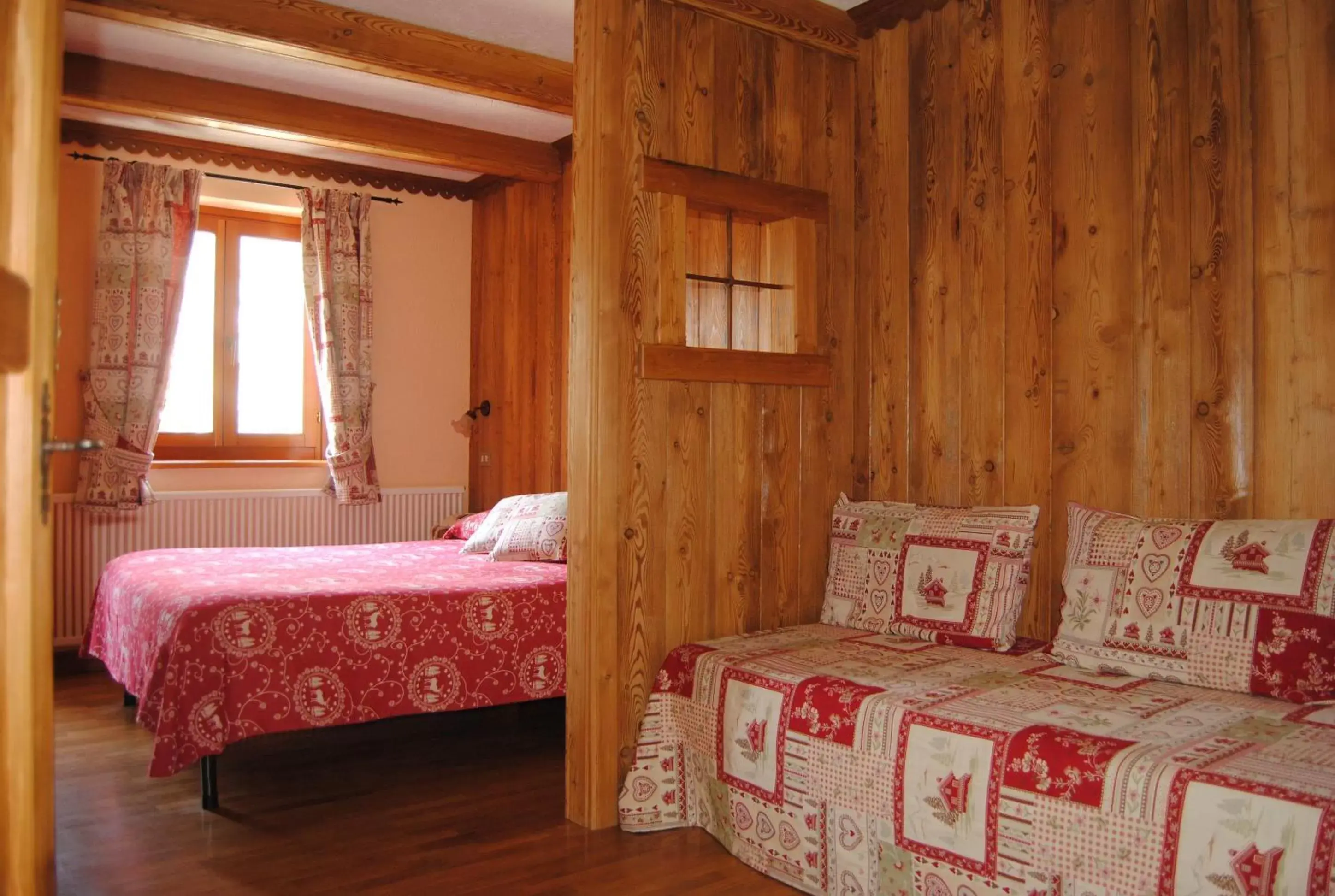 Bedroom, Bed in Chalet Plan Gorret