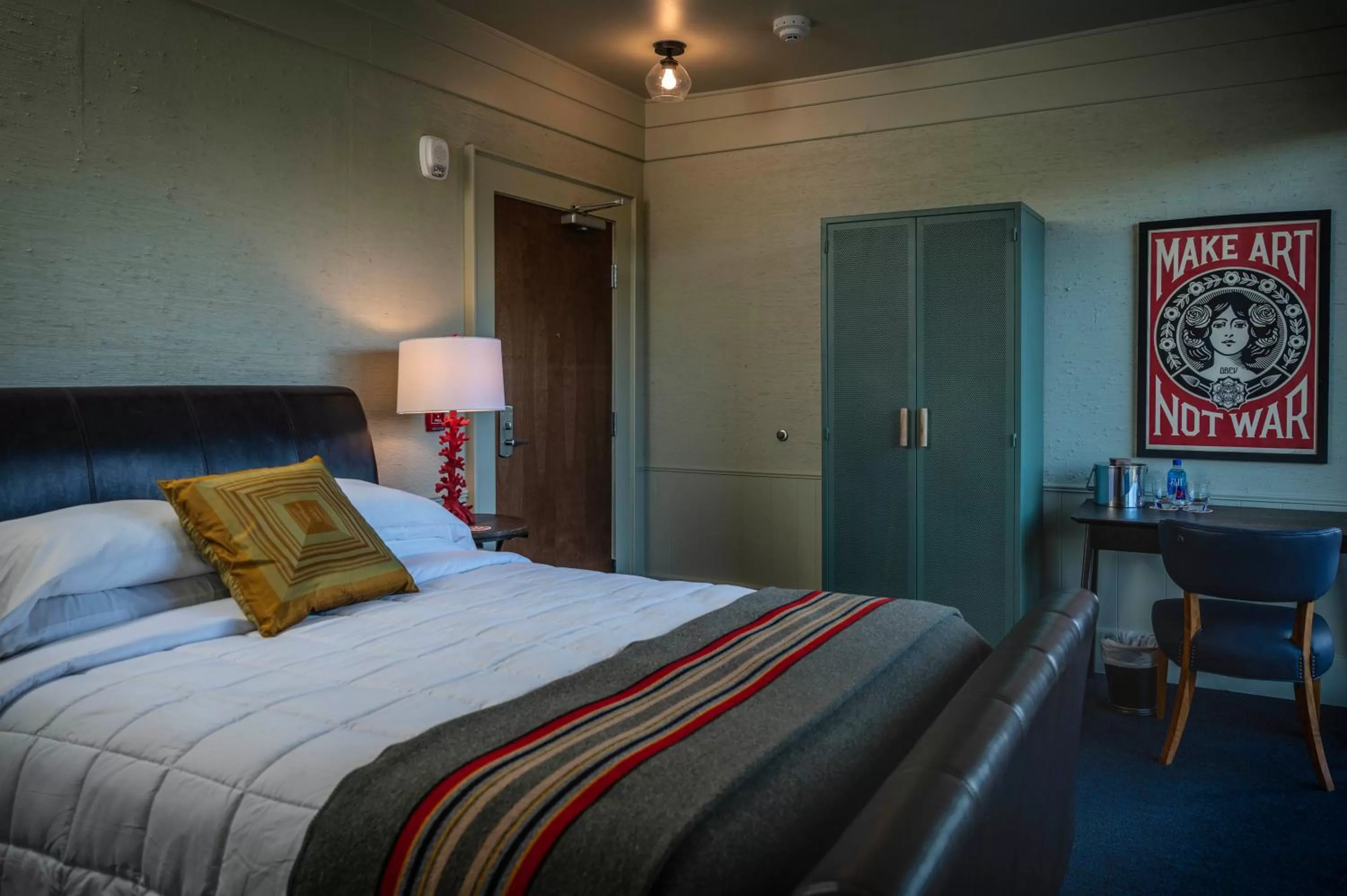 Photo of the whole room, Bed in Hotel Broad Ripple