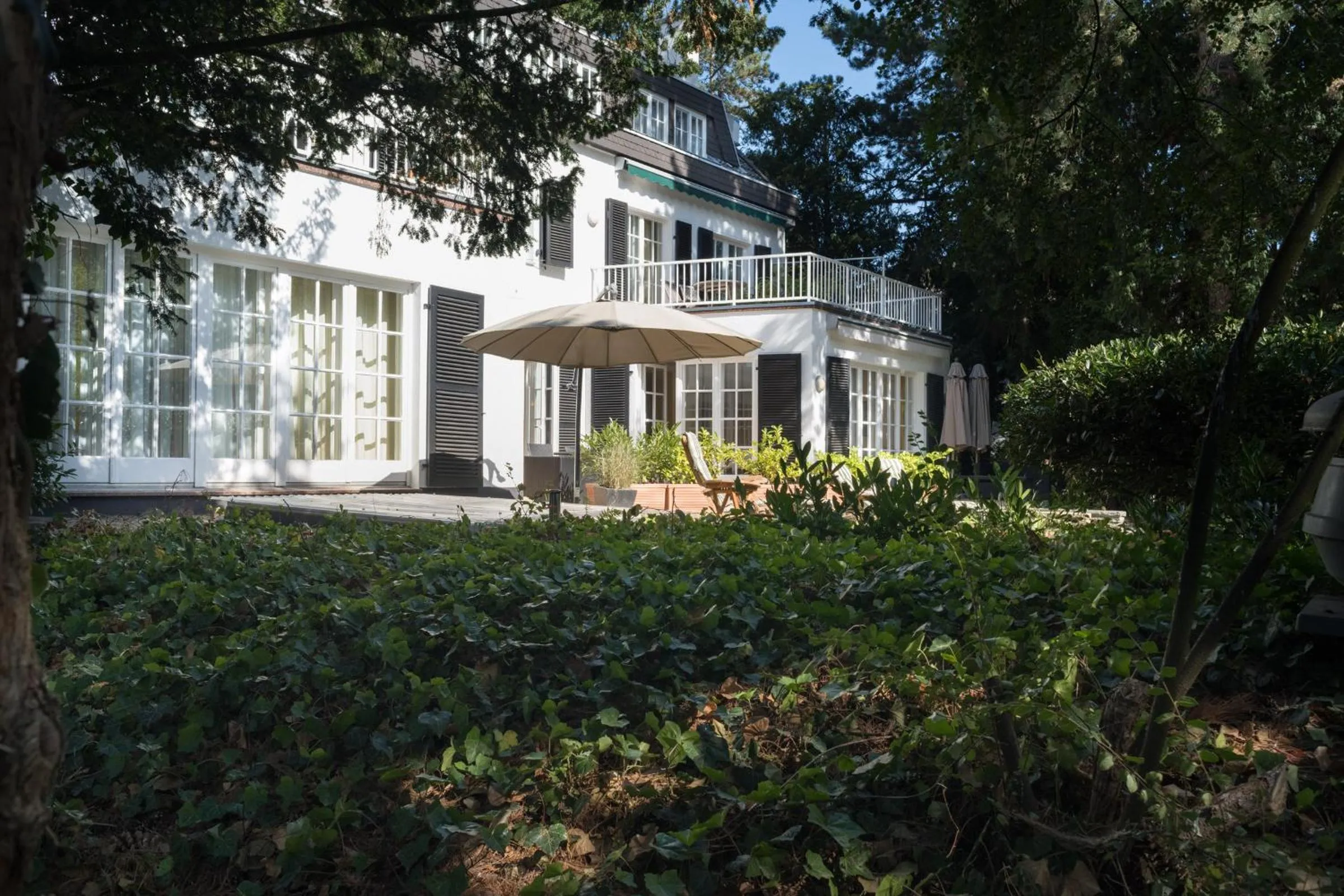 Property building in Hotel Villa im Park