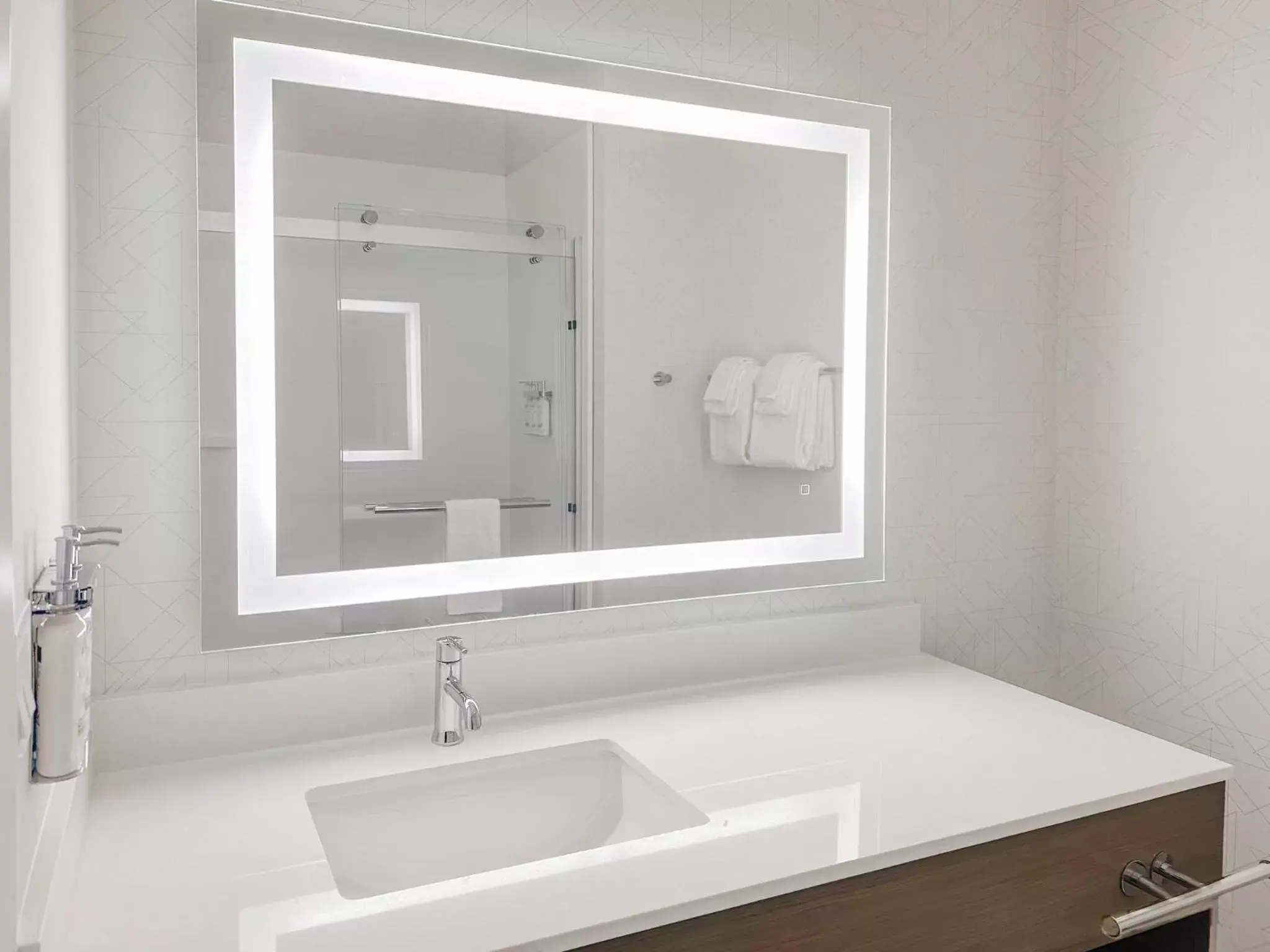 Photo of the whole room in Holiday Inn Express La Mesa Near SDSU by IHG Photo of the whole room in Holiday Inn Express La Mesa Near SDSU by IHG