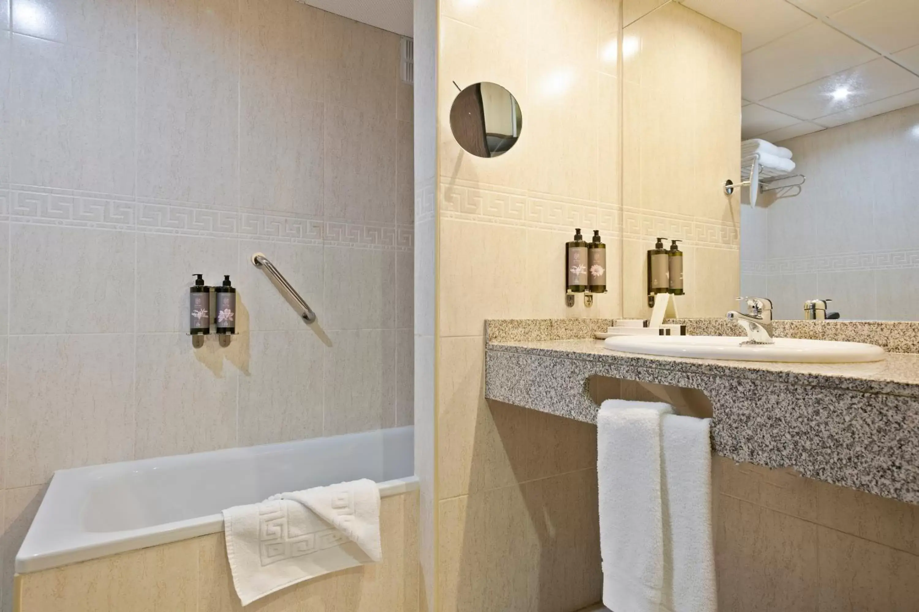 Bathroom in Hotel Best Andorra Center