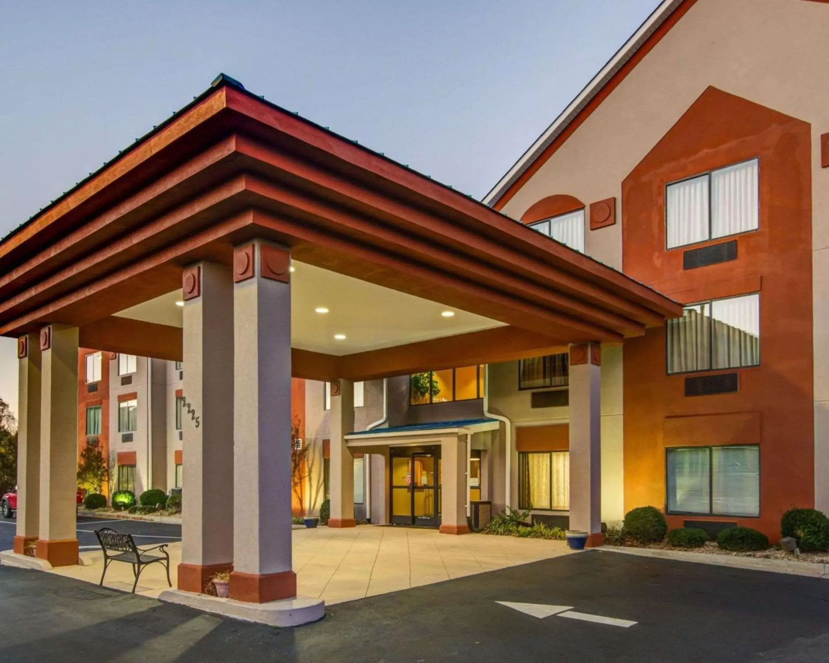 Property Building in Comfort Suites Northside Hospital Gwinnett