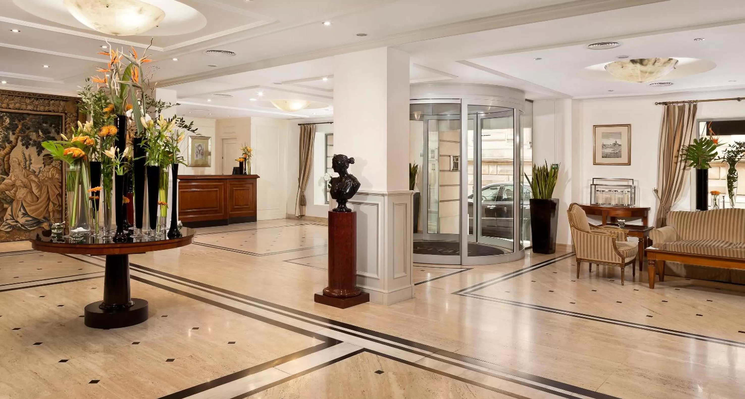 Lobby or reception in Meliá Paris Vendôme