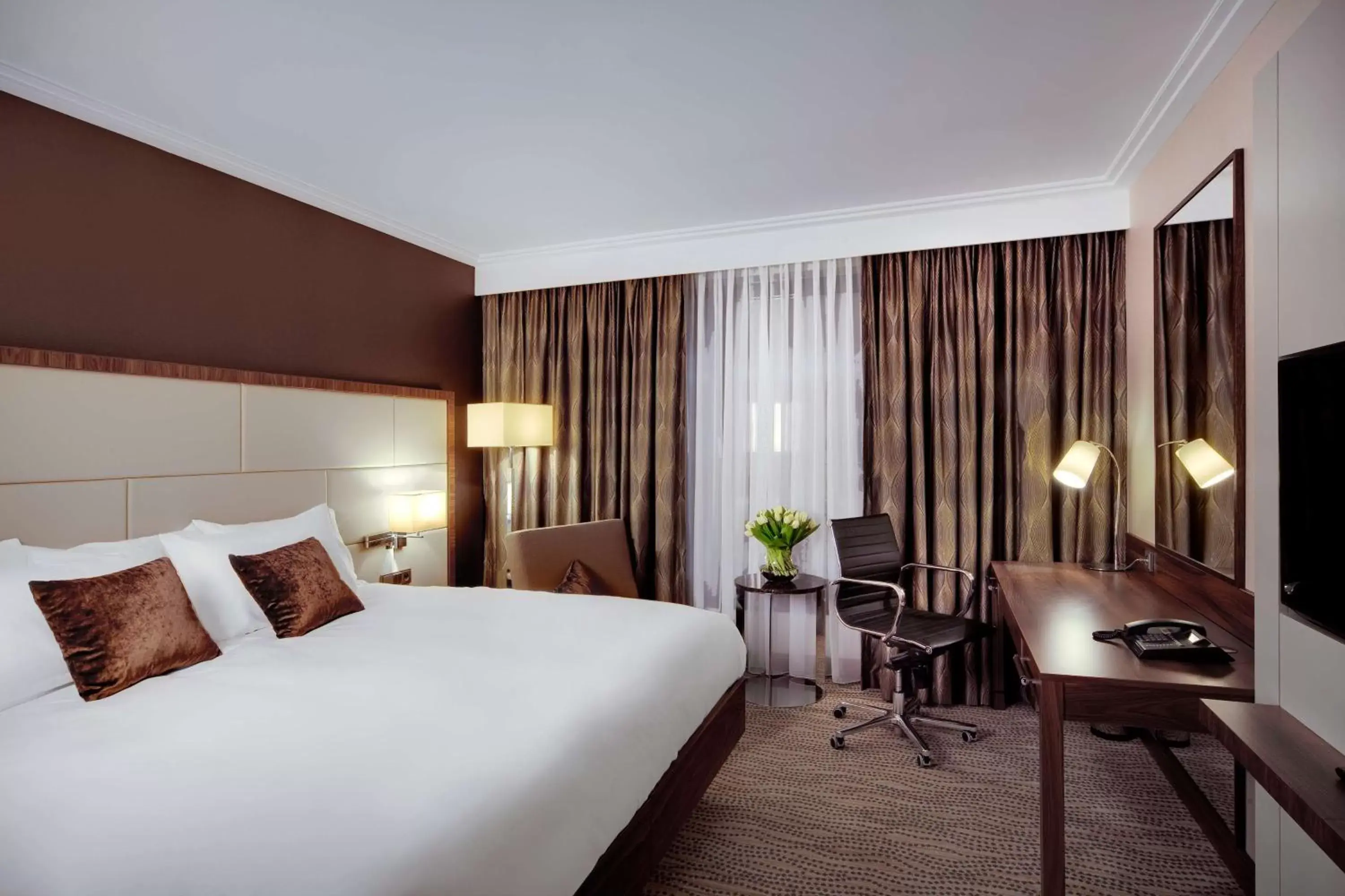 Bed in DoubleTree by Hilton Hotel & Conference Centre Warsaw