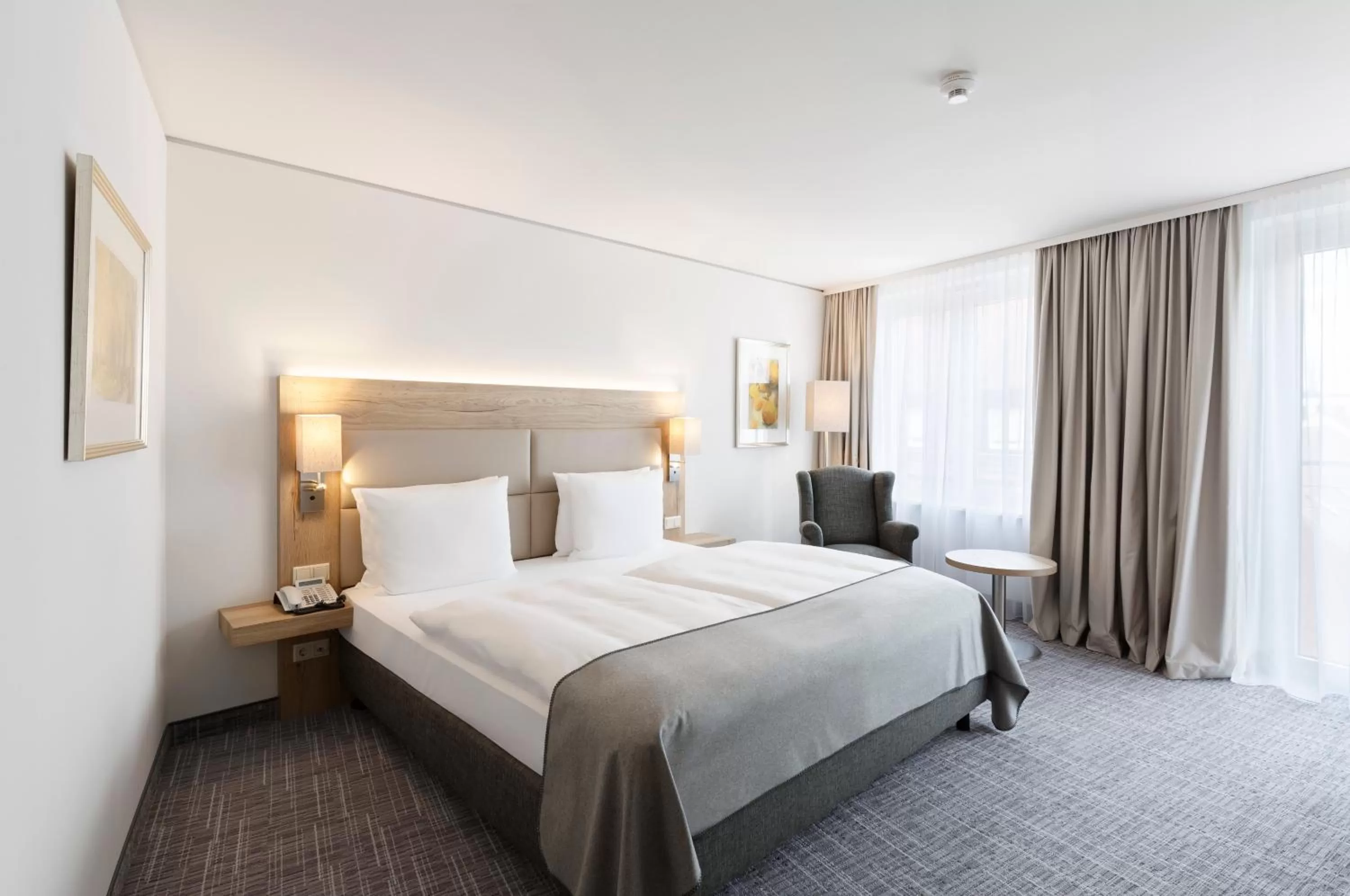 Photo of the whole room, Bed in Holiday Inn Nürnberg City Centre by IHG