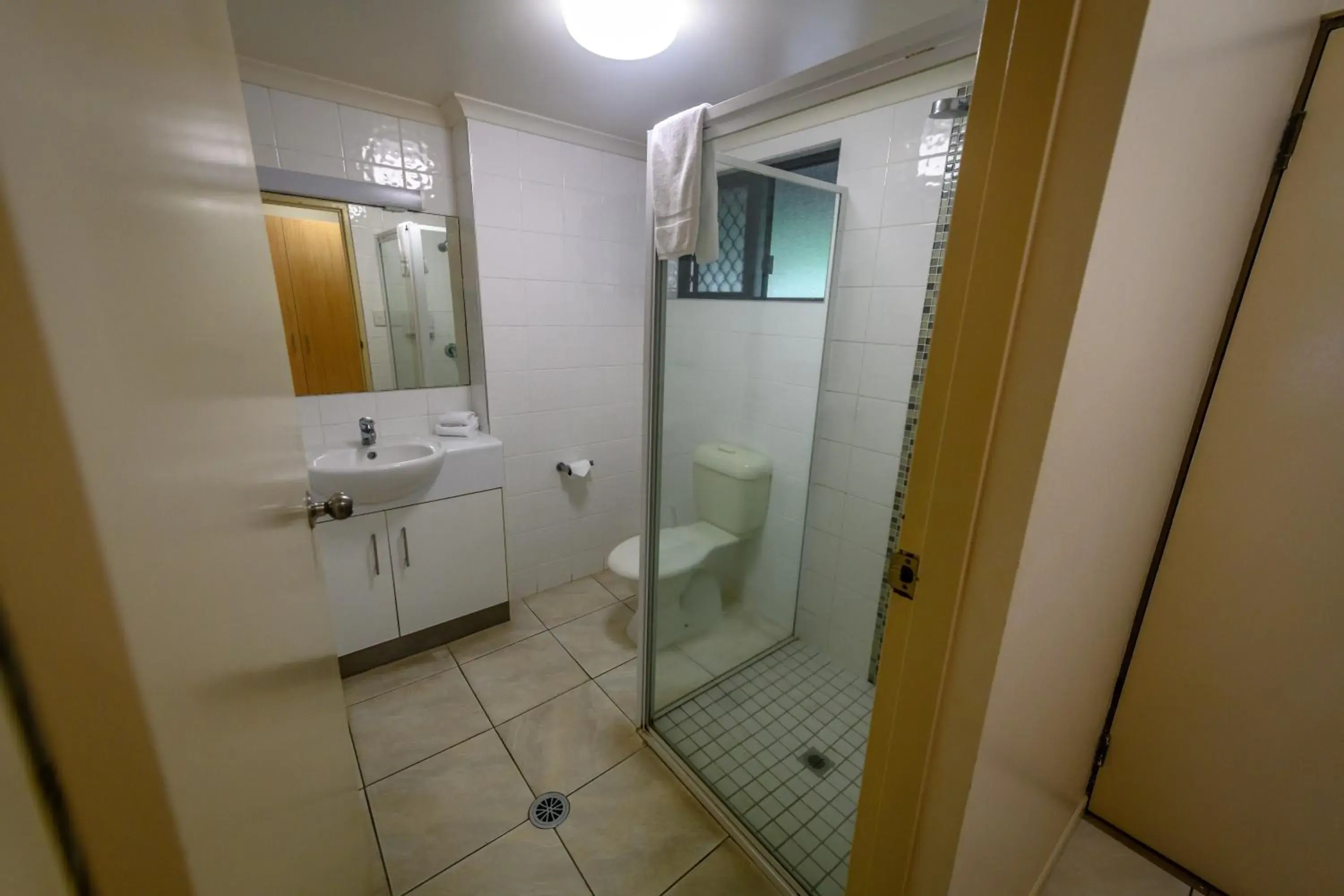 Bathroom in Reef Gateway Hotel