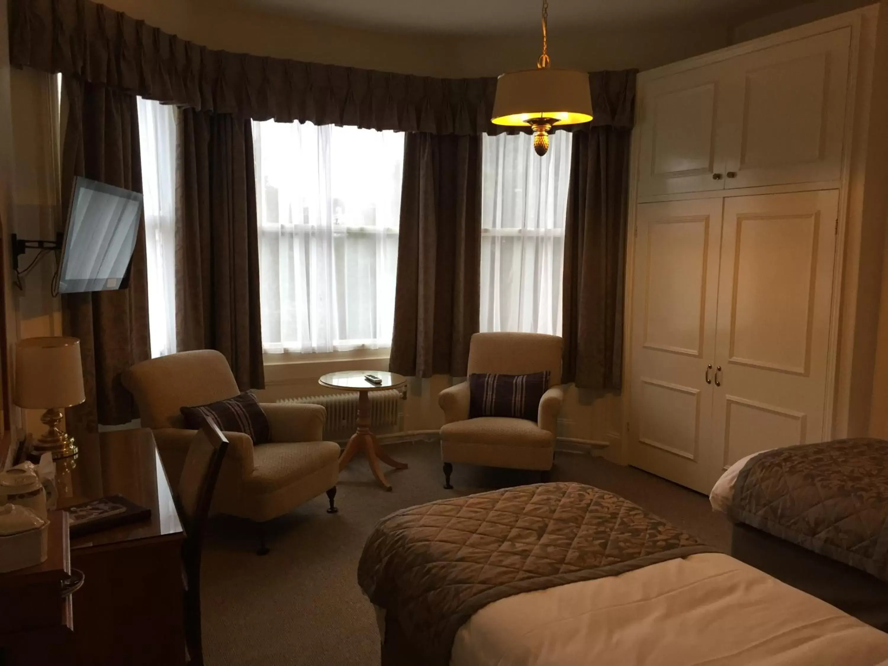 Bed, Seating Area in Best Western Clifton Hotel- One of the best coastal views in Folkestone