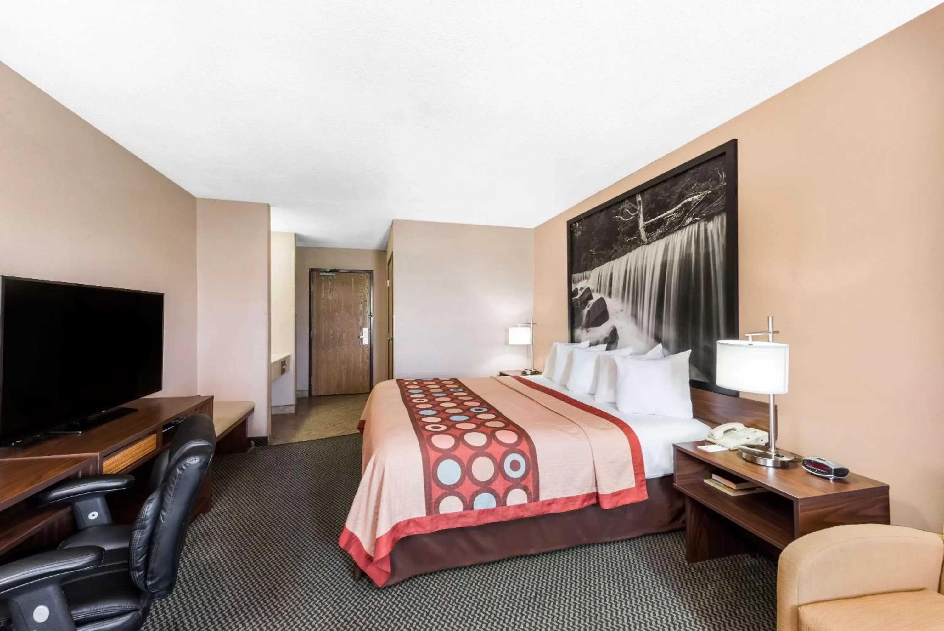 Photo of the whole room, Bed in Super 8 by Wyndham Winfield-Quail Ridge Area Photo of the whole room, Bed in Super 8 by Wyndham Winfield-Quail Ridge Area