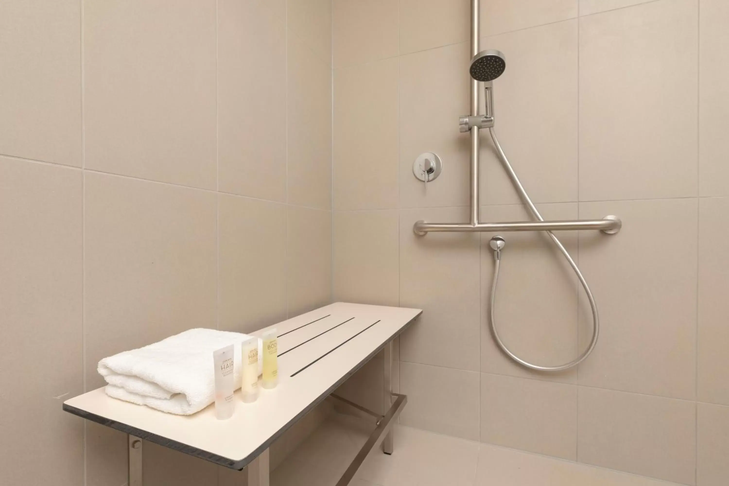 Shower, Bathroom in ibis Melbourne Central