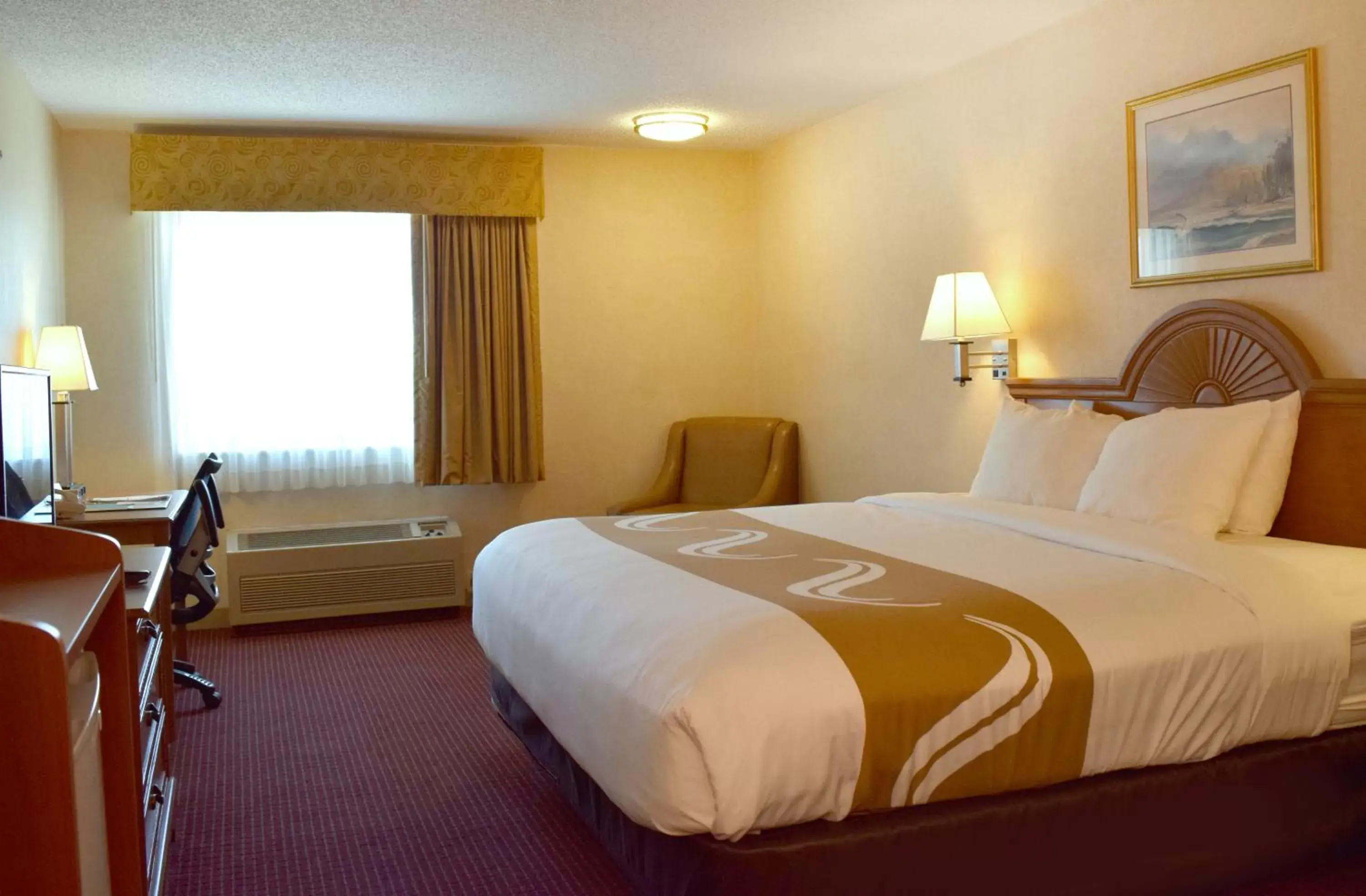 King Room with Roll-In Shower - Accessible/Non-Smoking in Quality Inn Louisville - Boulder