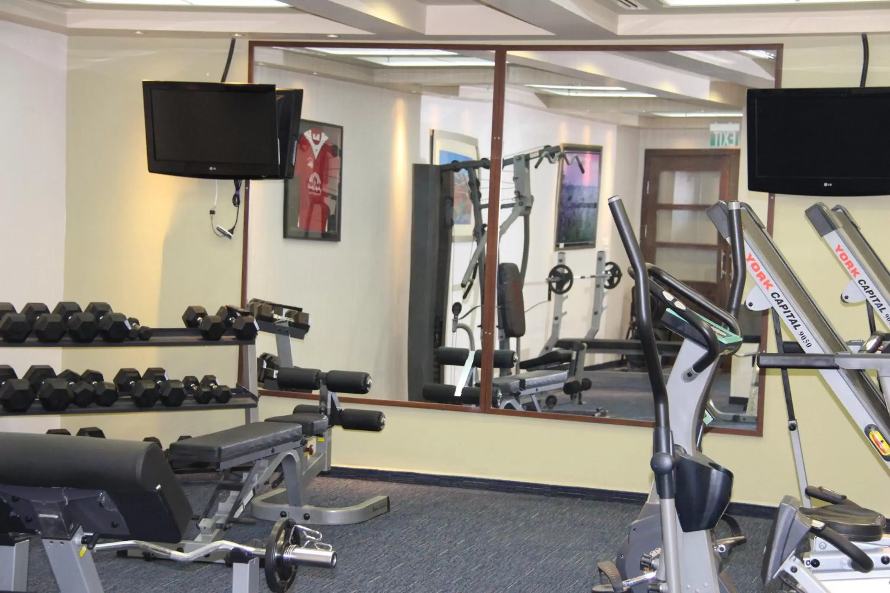 Fitness centre/facilities, TV/Entertainment Center in National Hotel - Jerusalem