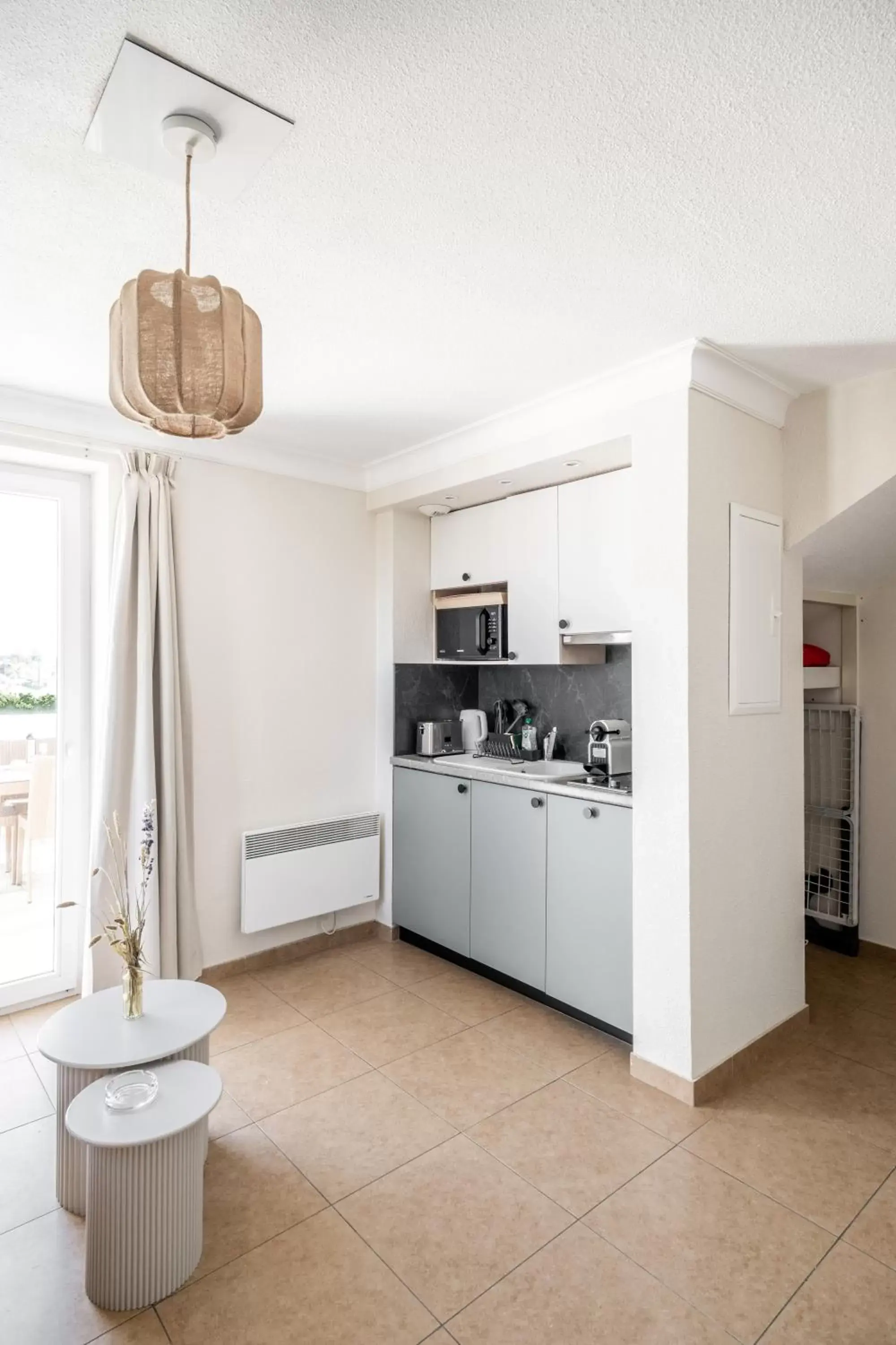 Kitchen/Kitchenette in Résidence Chateau d'Acotz - Avec piscine à 600m des plages à Saint-Jean-de-Luz