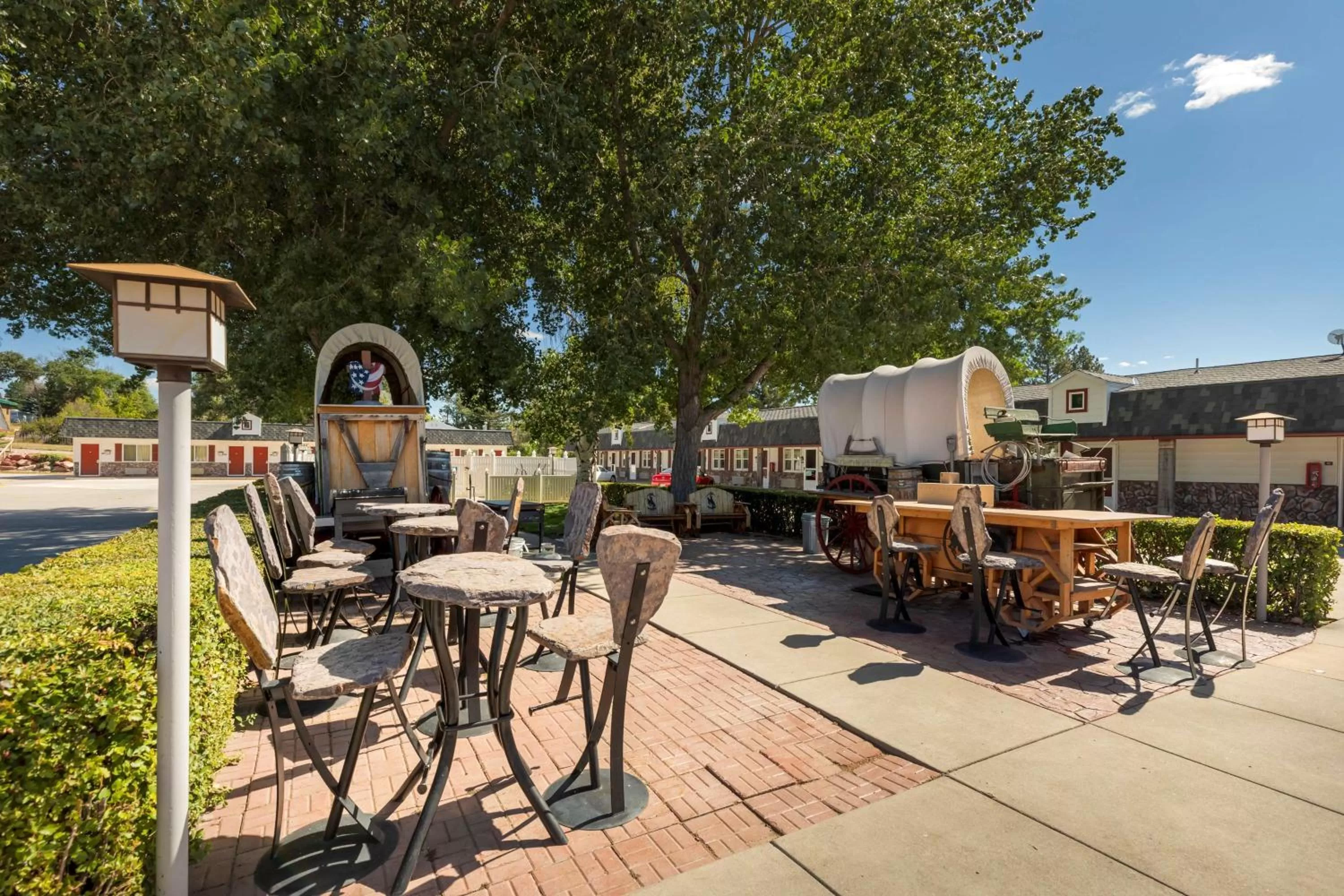 Property building in Best Western Pioneer