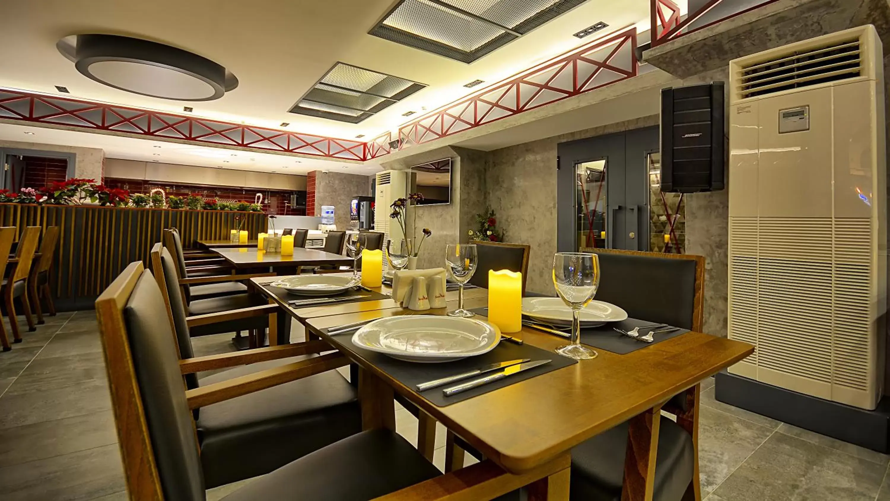 Drinks, Restaurant/Places to Eat in Samir Deluxe Hotel