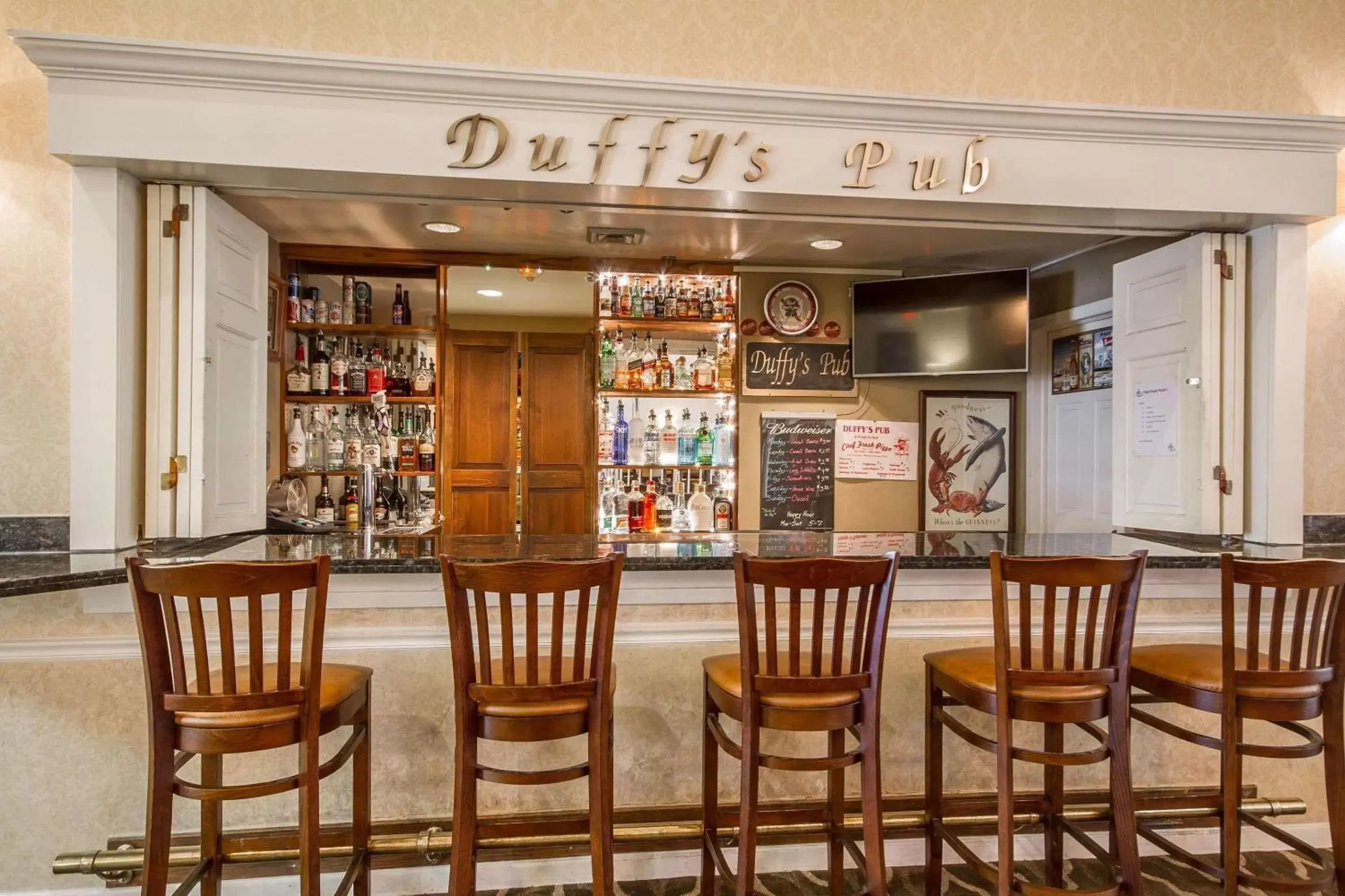 Restaurant/places to eat, Lounge/Bar in Comfort Suites Appleton Airport