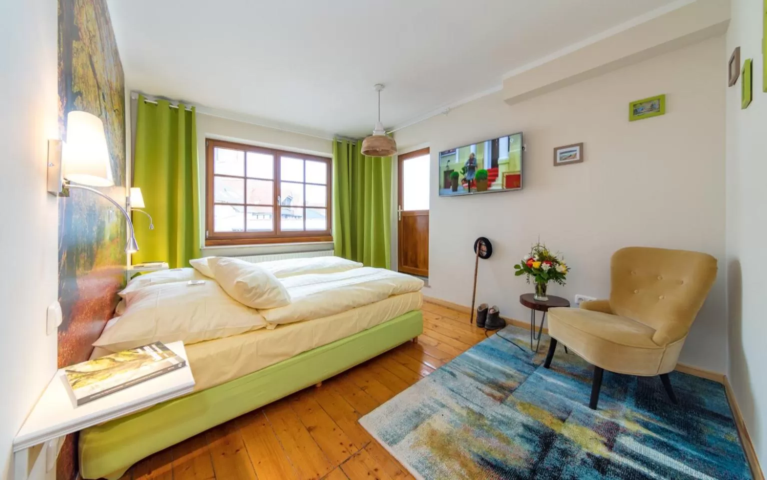 Photo of the whole room, Bed in Hotel Goldflair am Rathaus